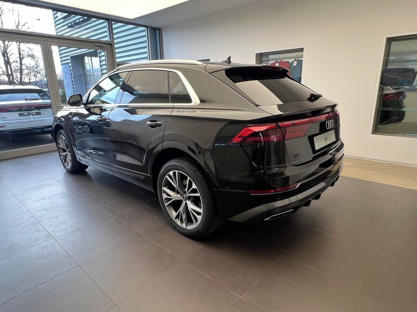 Audi Q8, SUV 50 TDI quattro 210 kW - fotka 2