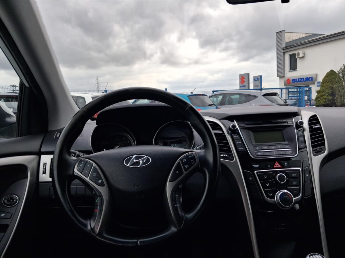 Hyundai i30, 1,6 GDI Trikolor - fotka 5