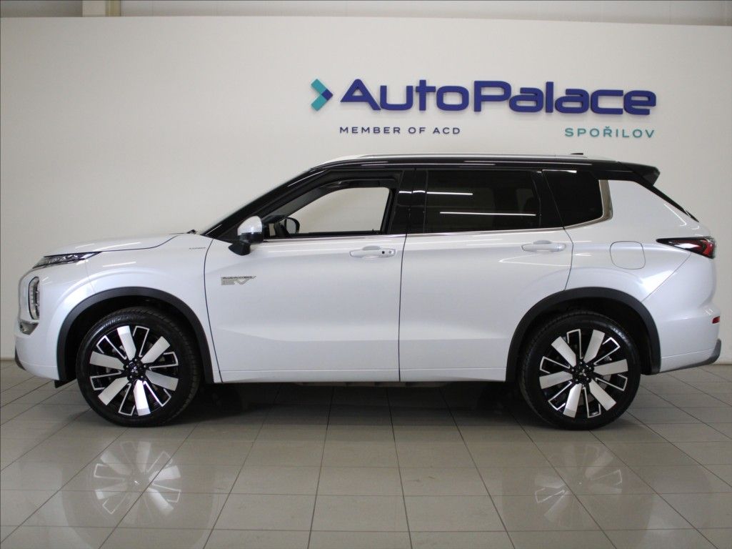 Mitsubishi Outlander, 2,4 PHEV AWD Instyle TAŽNÉ - fotka 5
