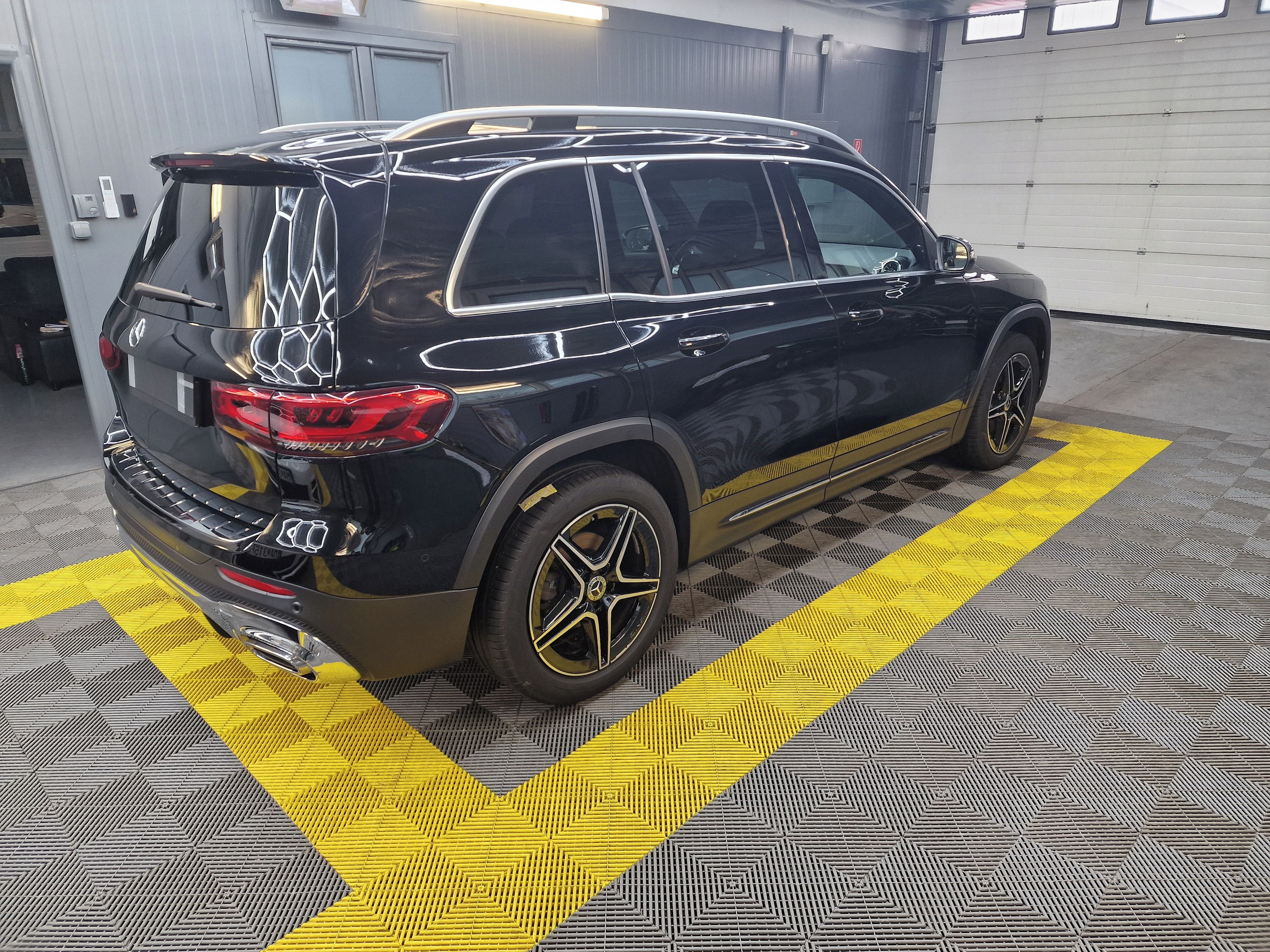 Mercedes-Benz GLB, AMG PACKET SERVISOVANO - fotka 5