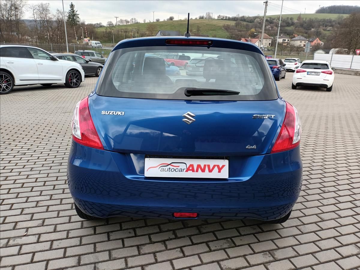 Suzuki Swift, 1,2 i,4x4,VÝHŘEV,SERVIS,KOLA, - fotka 6