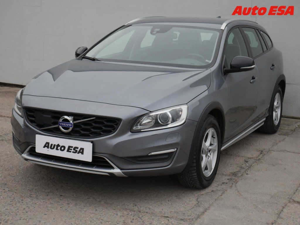 Volvo V60, 2.4 D4 Cross Country,AT - fotka 3