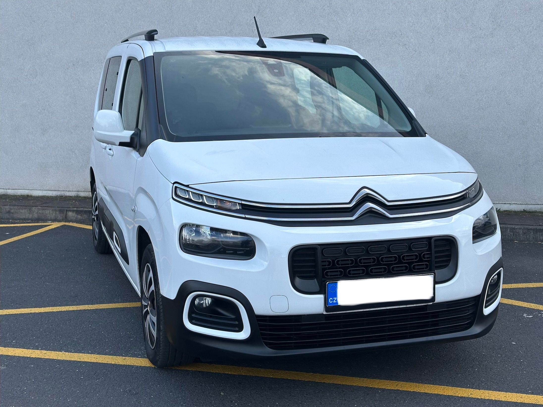 Citroën Berlingo, 1,5hdi,lineasist,1.majČr,DPH - fotka 3