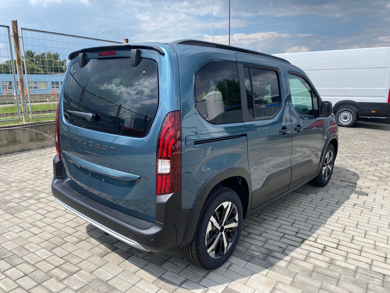 Peugeot Rifter, GT BlueHdi 130 EAT8 - 7054 - fotka 4