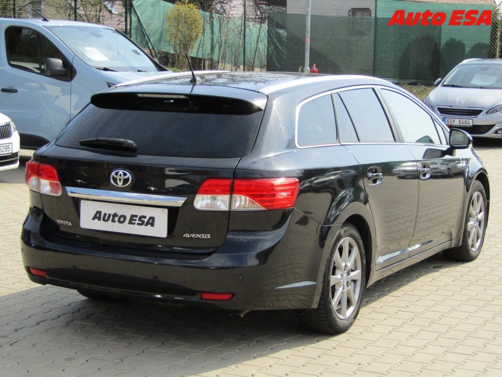 Toyota Avensis, 2.0 D4-D,1.maj,ČR,Navi - fotka 4
