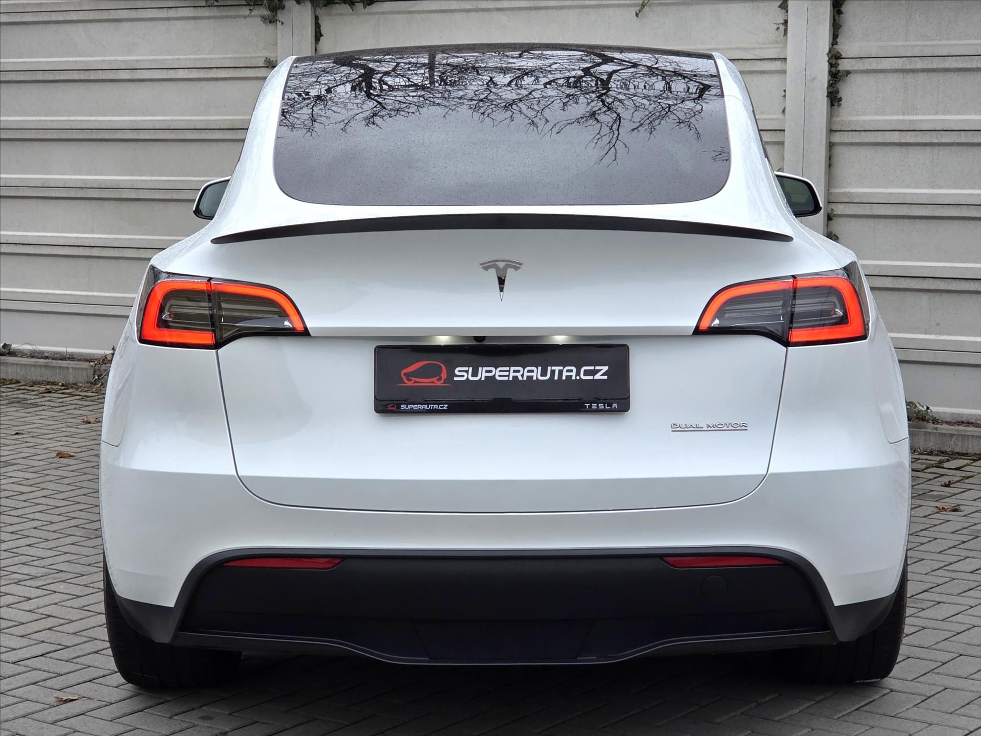Tesla Model Y, Performance 393kW Tov.Zár. 1.m - fotka 6