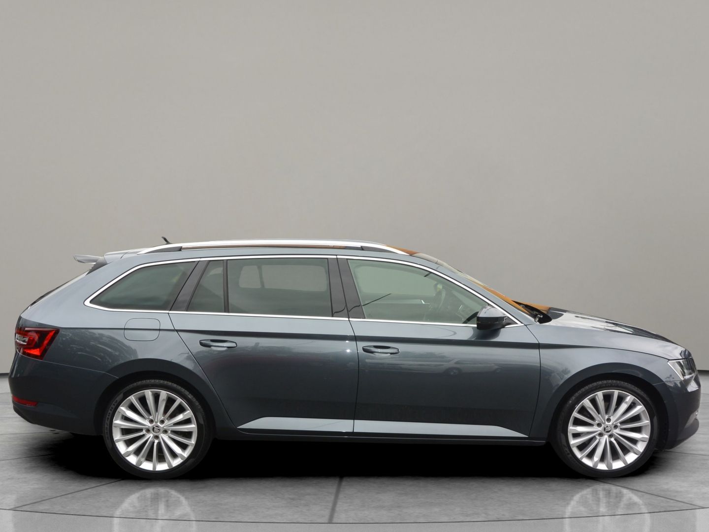 Škoda Superb, 2.0TDi 140kW DSG DPH - fotka 4