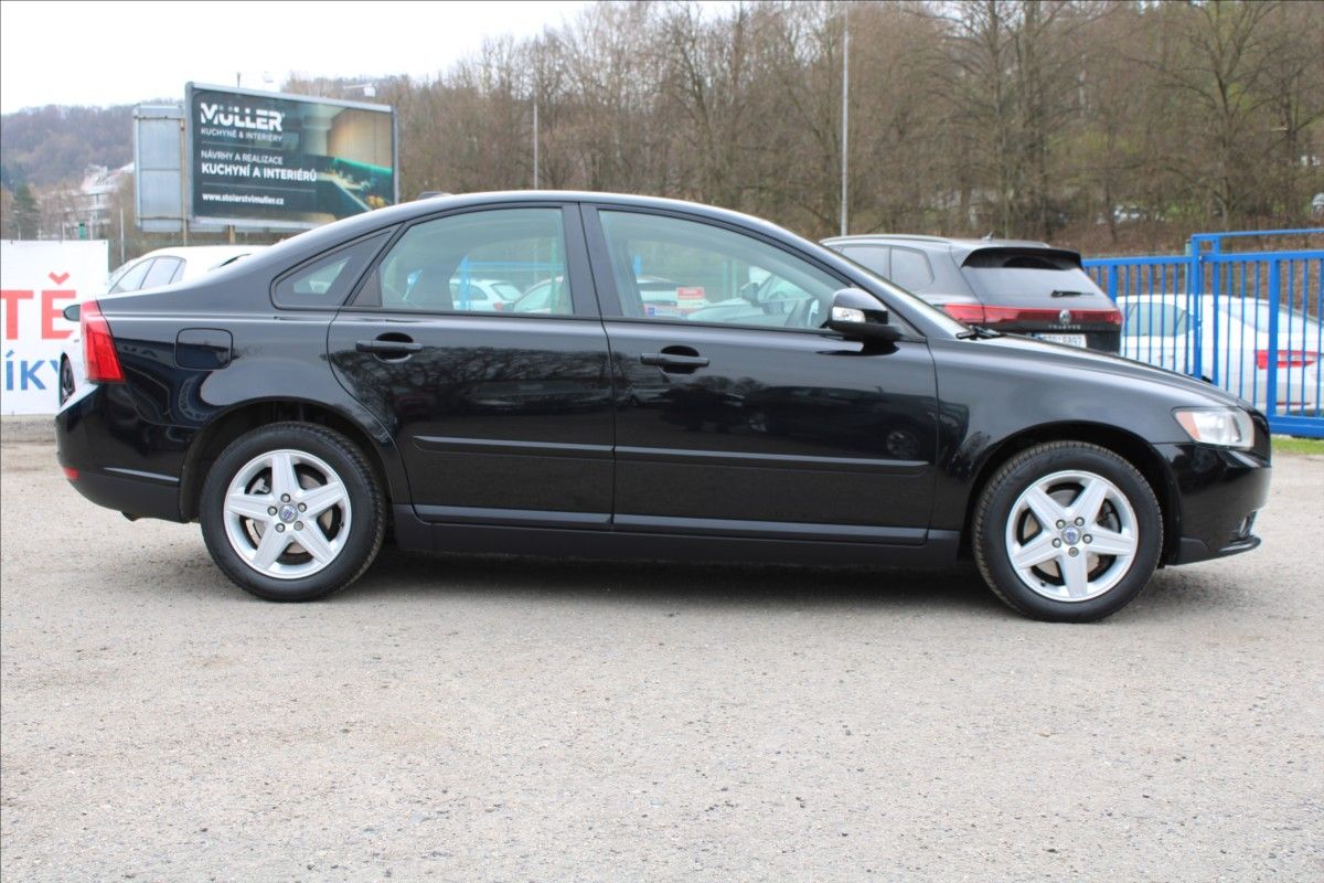 Volvo S40, 2,4 i  NOVÉ V ČR,SERVIS VOLVO - fotka 4