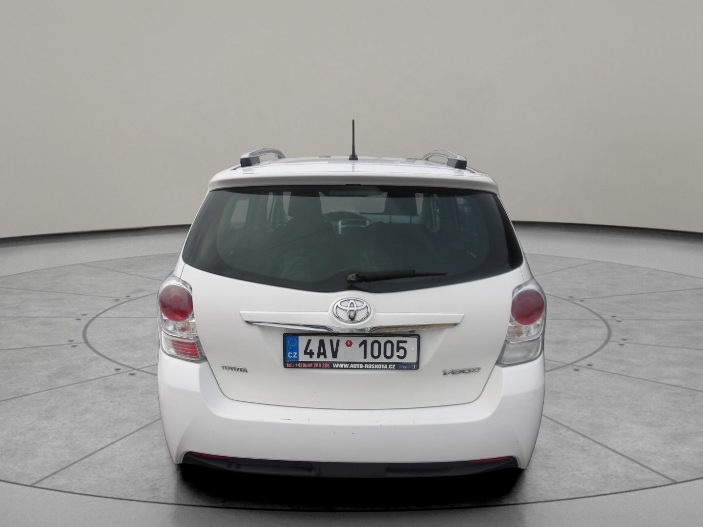 Toyota Verso, 1,6 D4D 82kW Nové v ČR! 2xkola - fotka 6