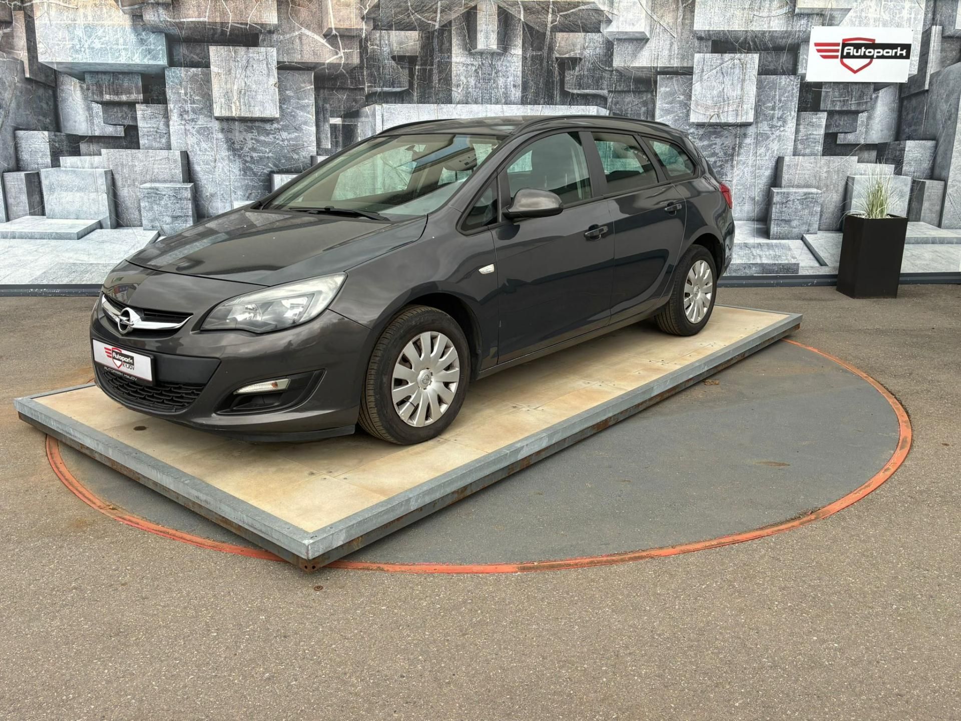Opel Astra, 2.0DCTi, 121KW, AUTOMAT - fotka 3
