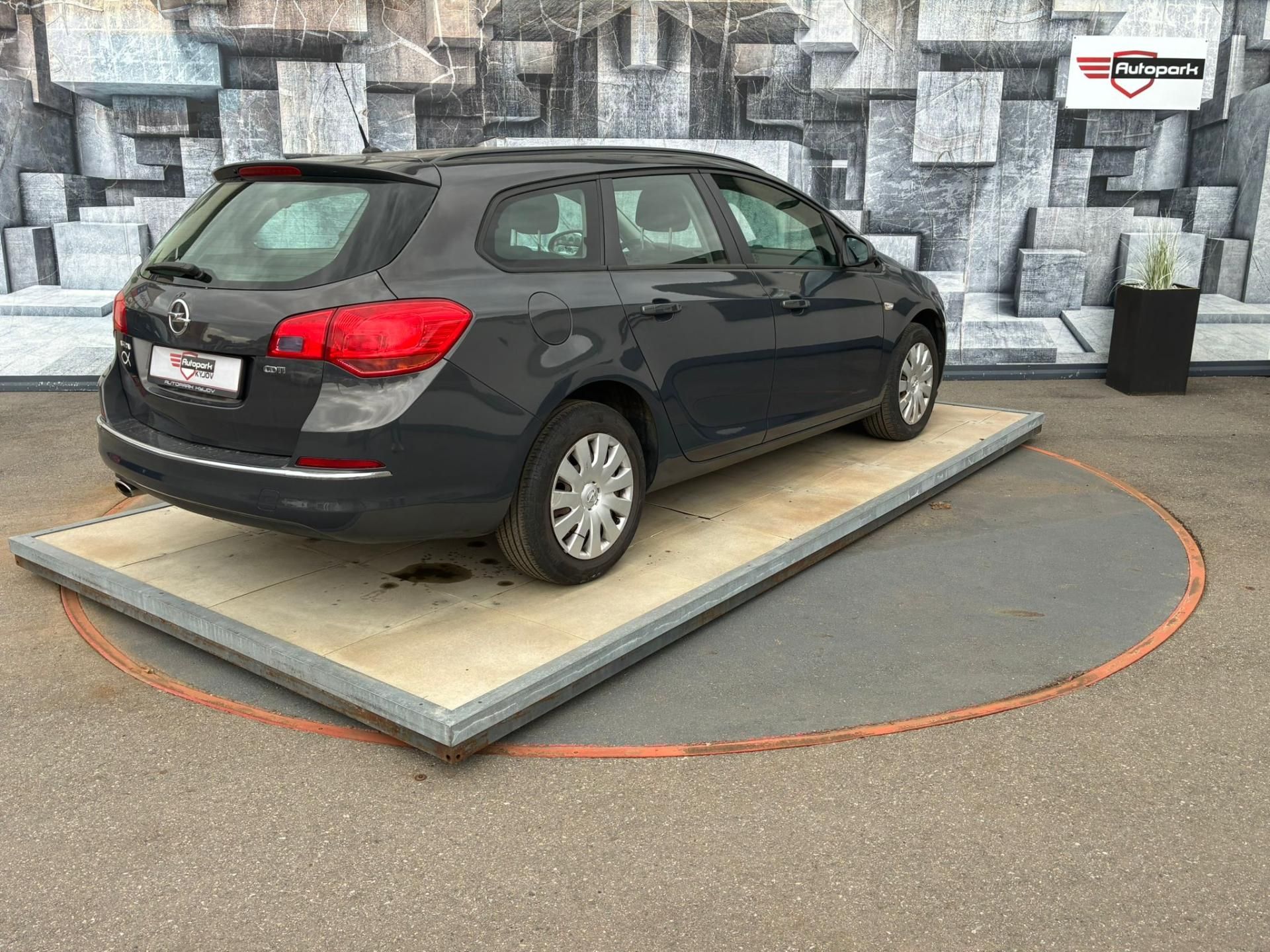 Opel Astra, 2.0DCTi, 121KW, AUTOMAT - fotka 6