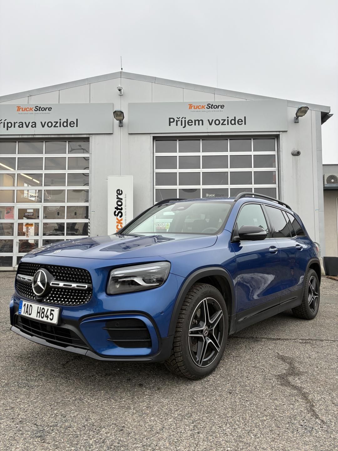 Mercedes-Benz GLB, 200d 4MATIC - fotka 3