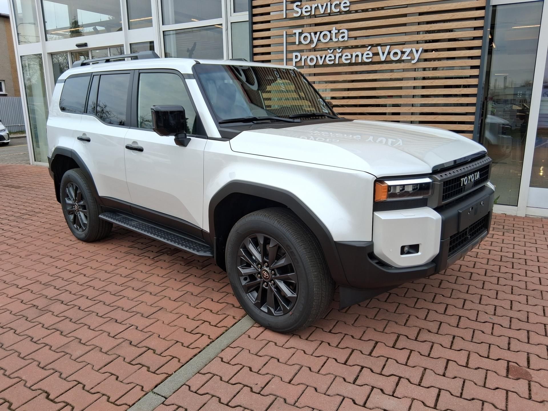 Toyota Land Cruiser, 2,8 MHEV EXECUTIVE + SKYVIEW
