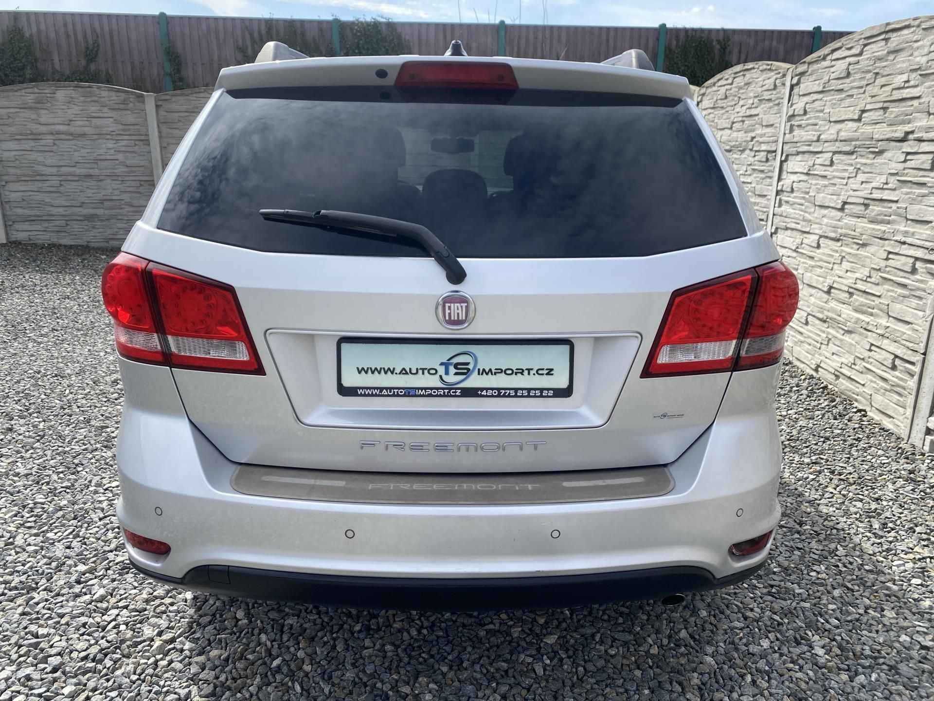 Fiat Freemont, 2.0MJET 140PS 7MÍST KŮŽE MAN!! - fotka 4