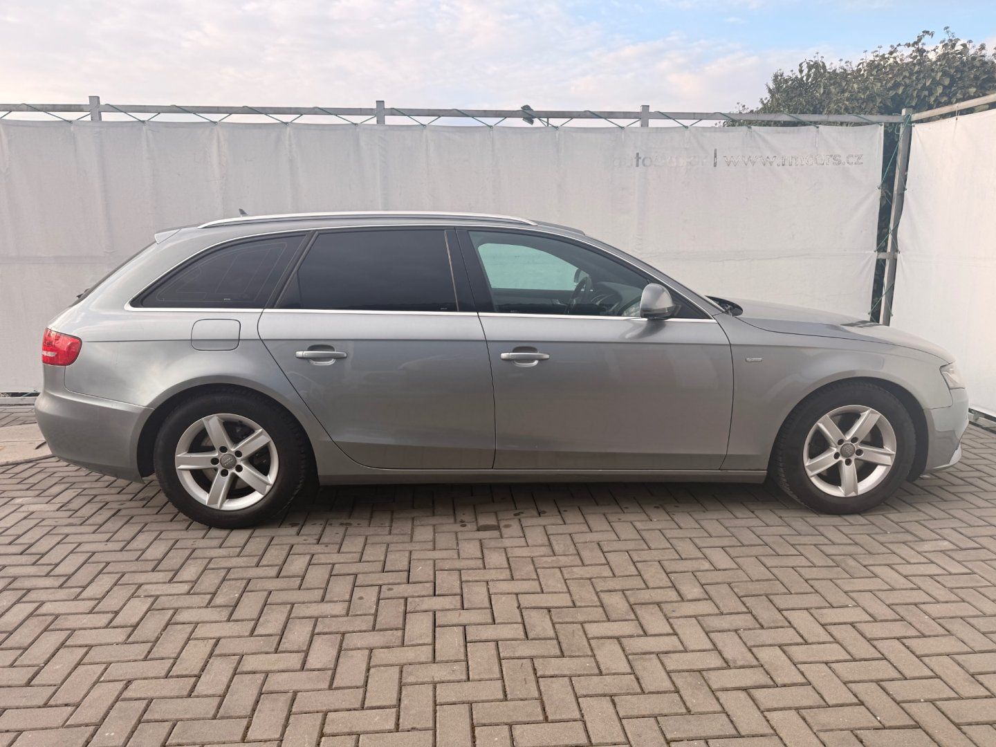 Audi A4, 2.0TDI 105kW S-line*TZ*NAVI* - fotka 6