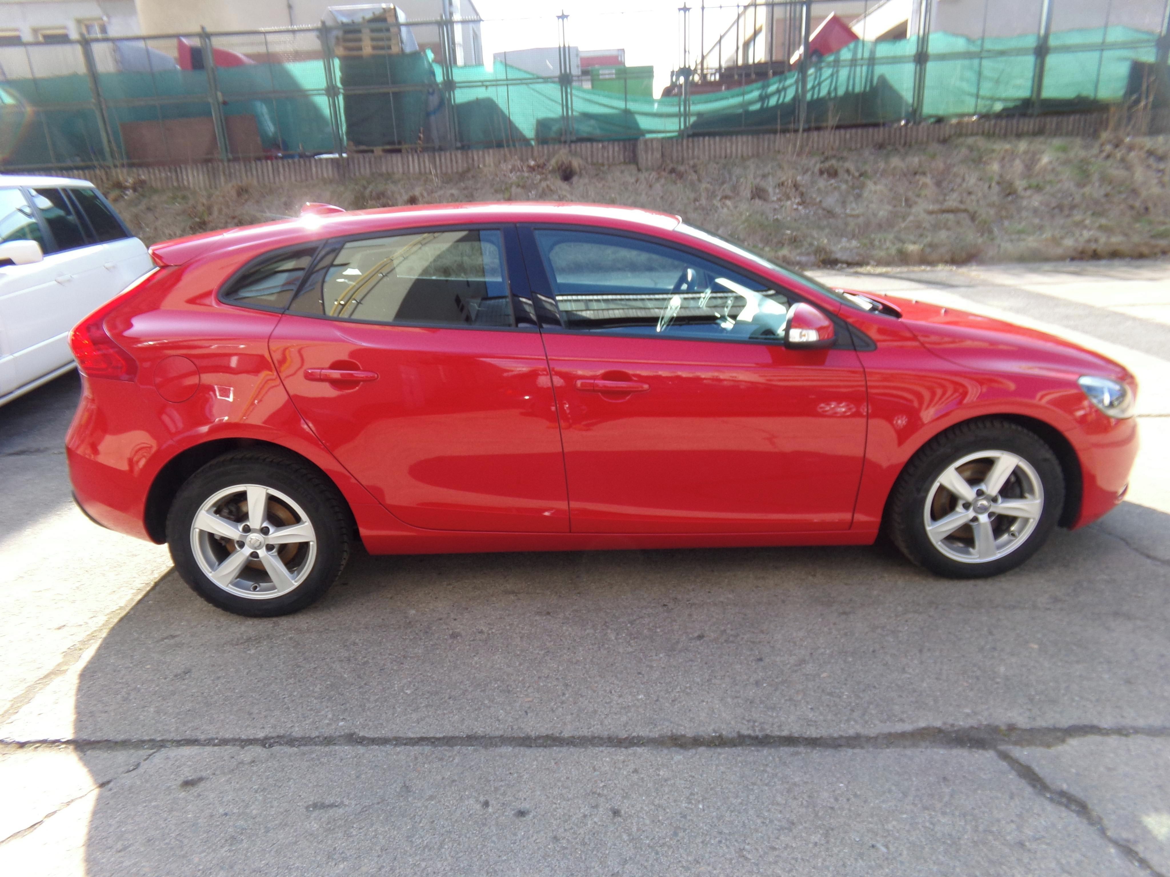 Volvo V40, 2.0 - fotka 4