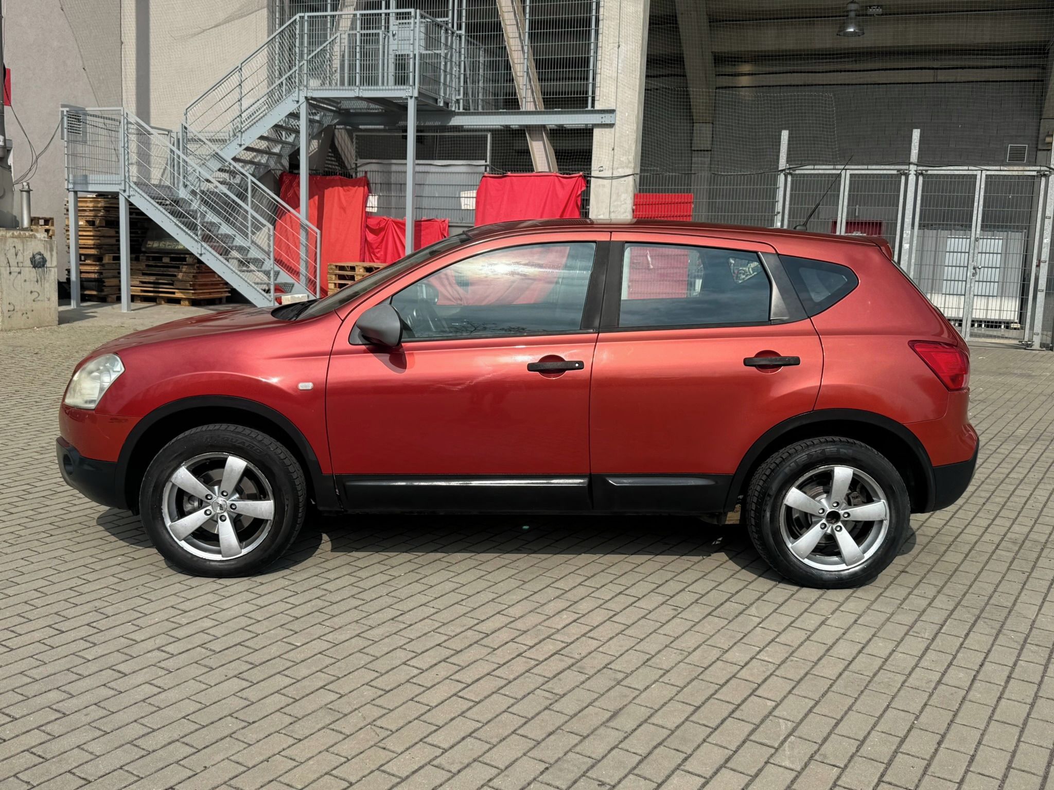 Nissan Qashqai, 1.6i, 84kw - fotka 2
