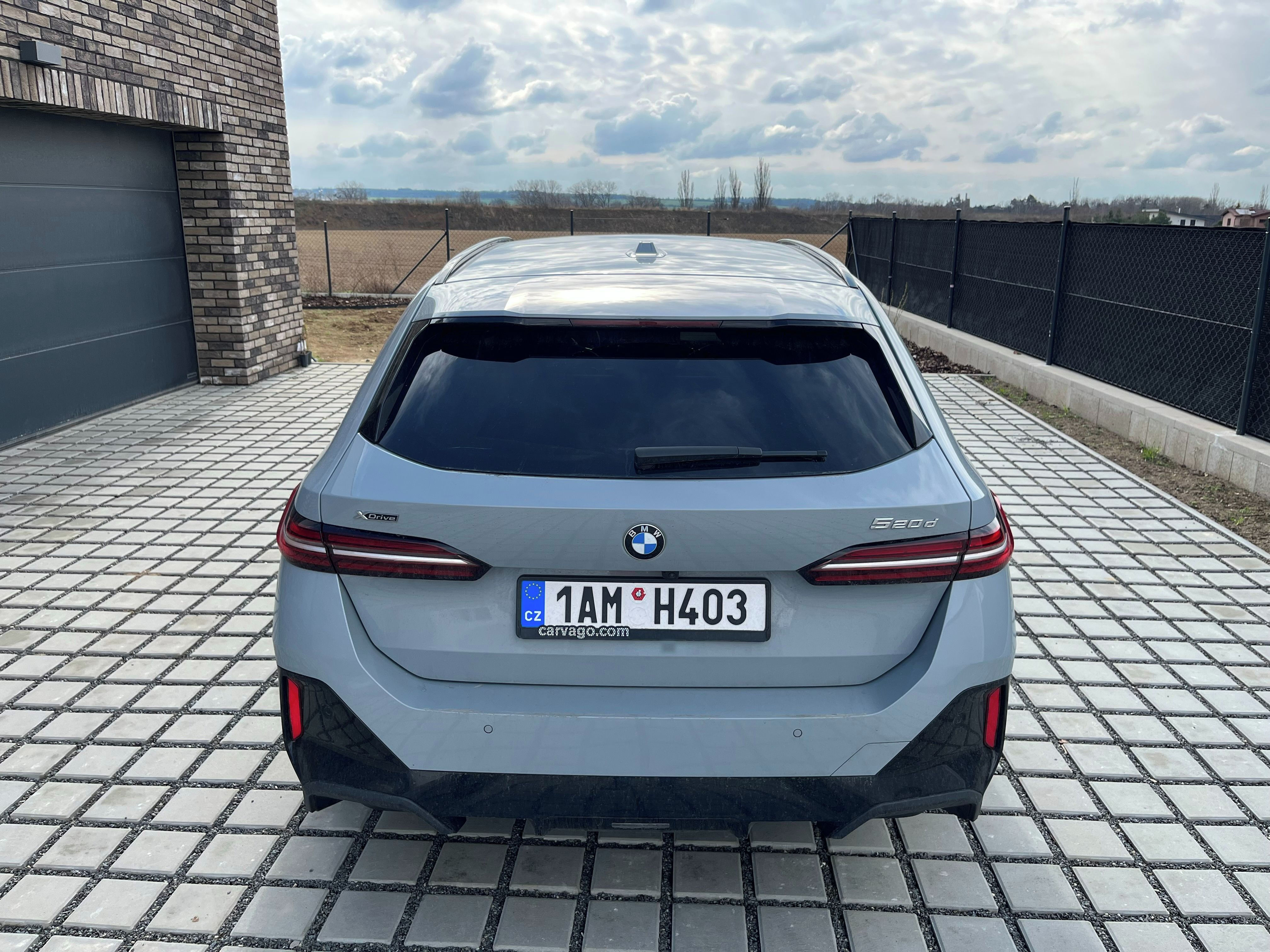 BMW Řada 5, 520d*XD*záruka 7/27*tažné - fotka 2