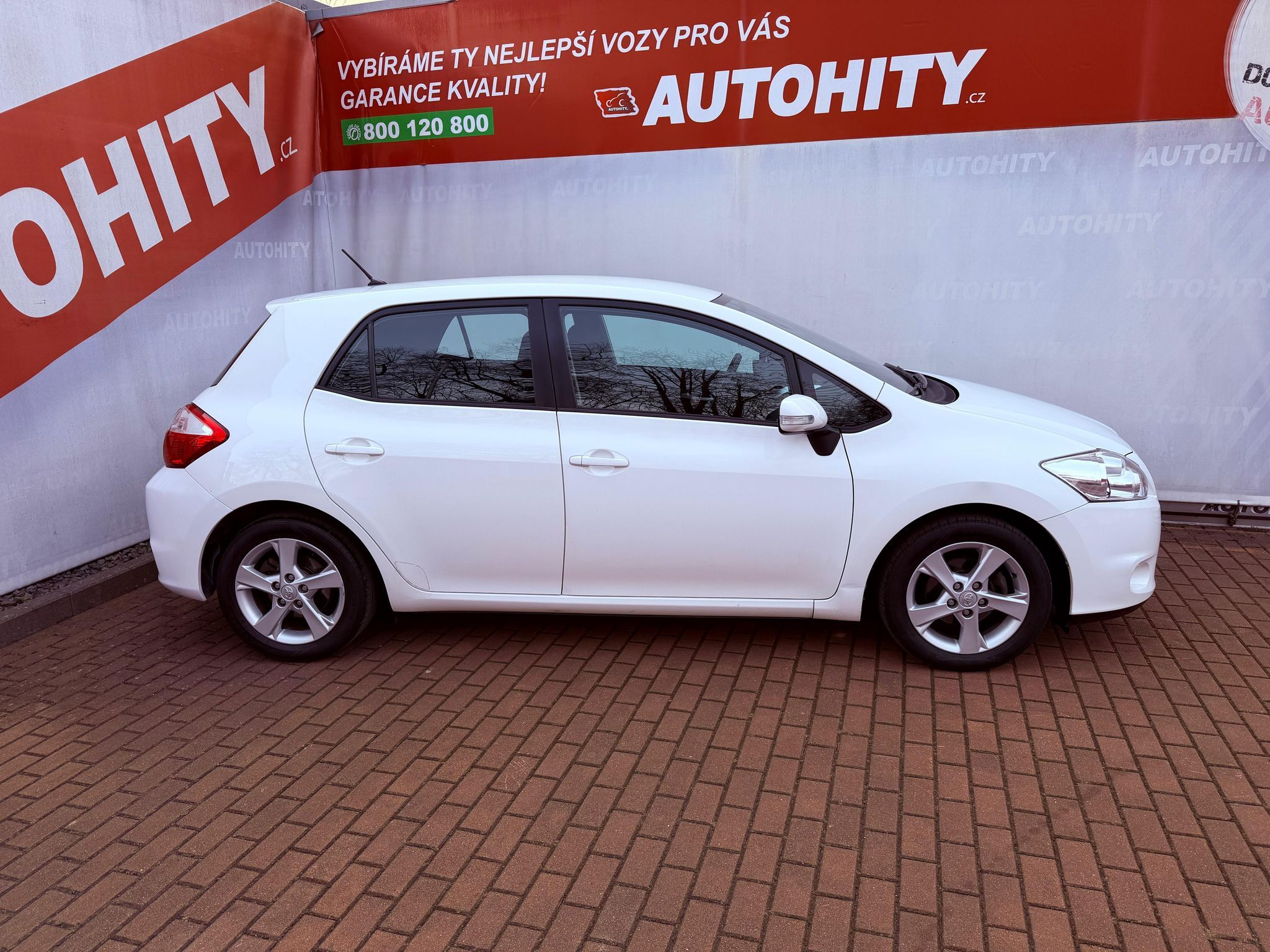 Toyota Auris, 1.6 Valvematic, ČR - fotka 5