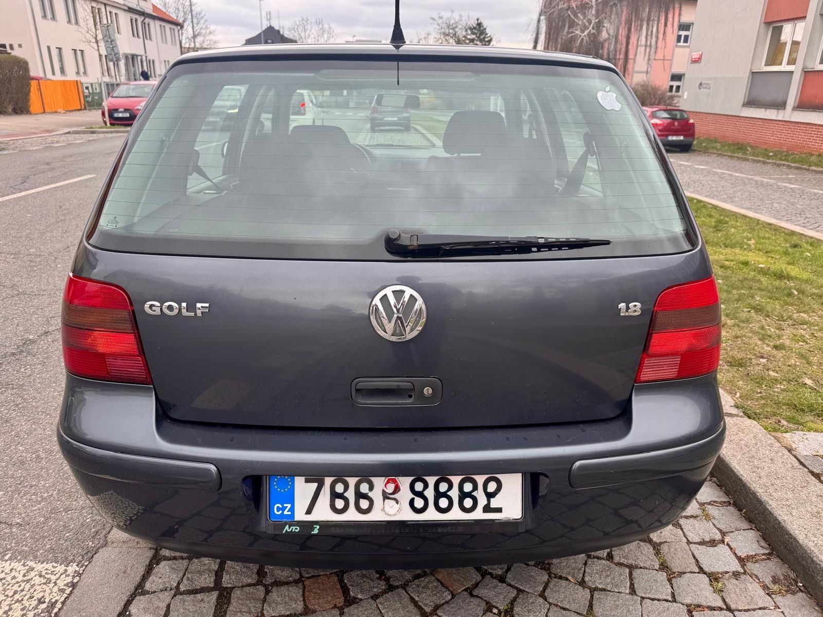 Volkswagen Golf, 1.8 benzin 92kW !!, klima, alu - fotka 6