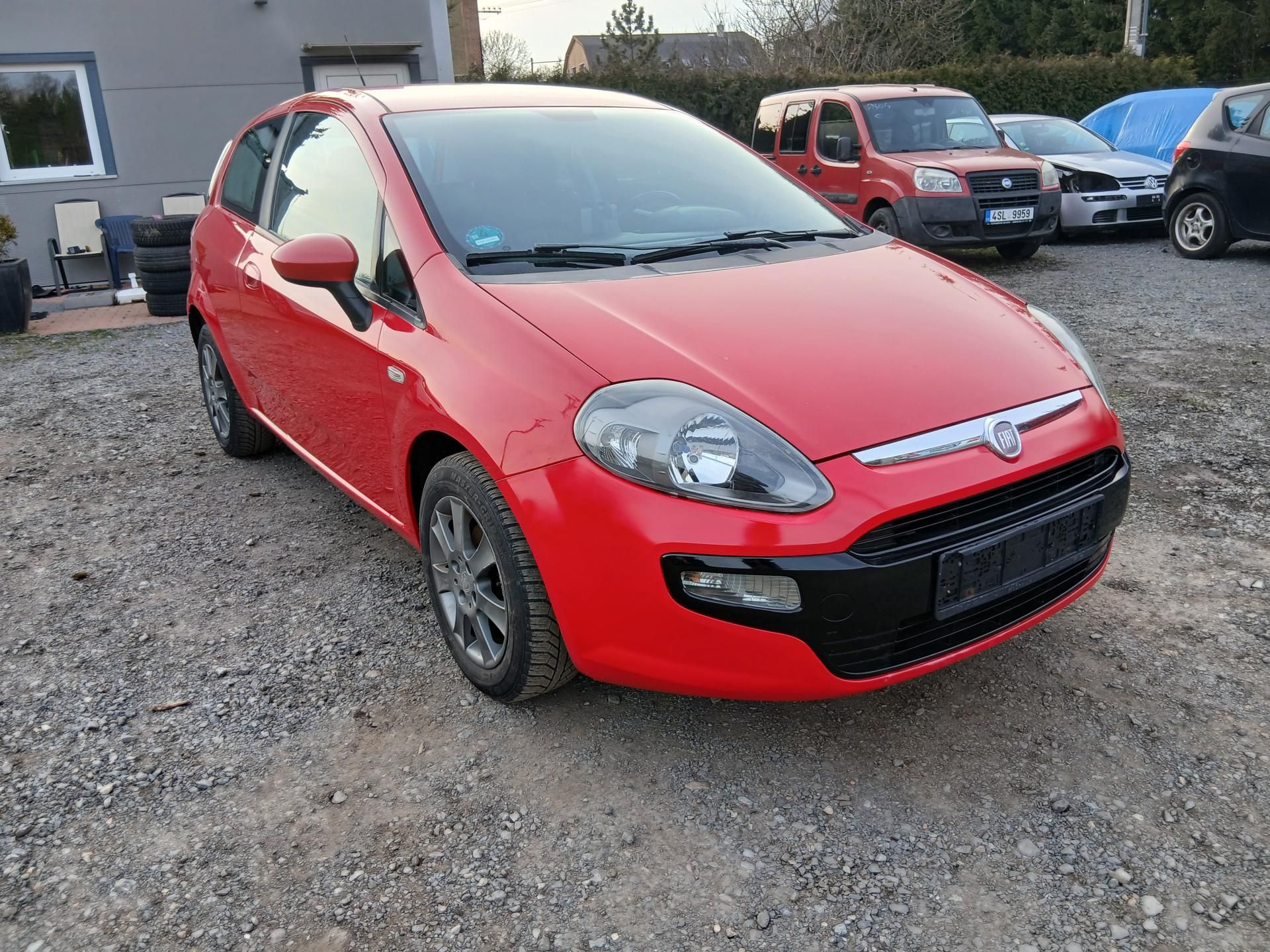 Fiat Punto, 1.2i, ALU, klima - fotka 4