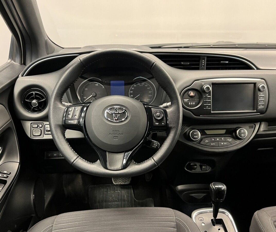 Toyota Yaris, Hybrid AT Selection Smart - fotka 4