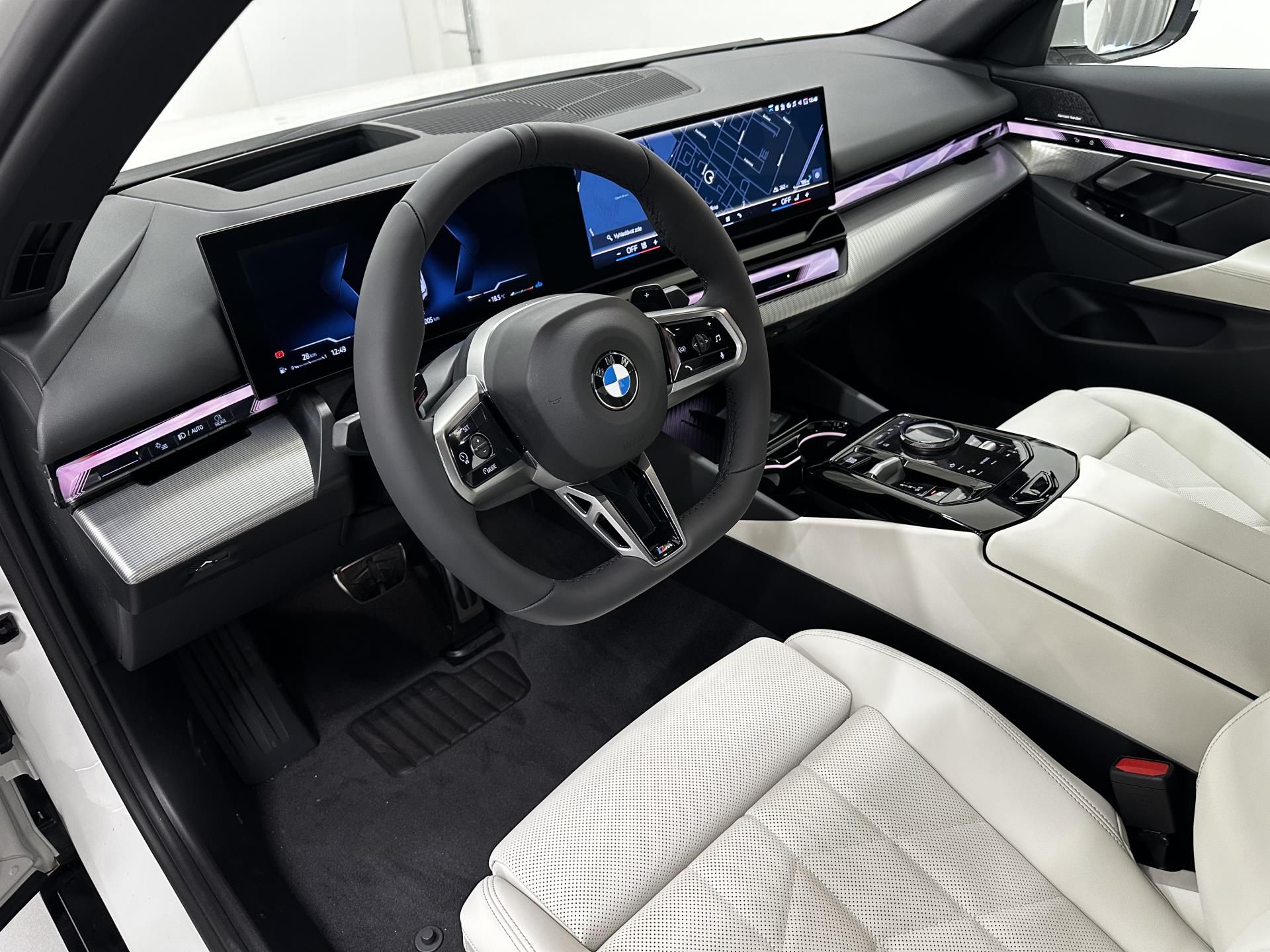 BMW Řada 5, 520d xDrive Sedan - fotka 5
