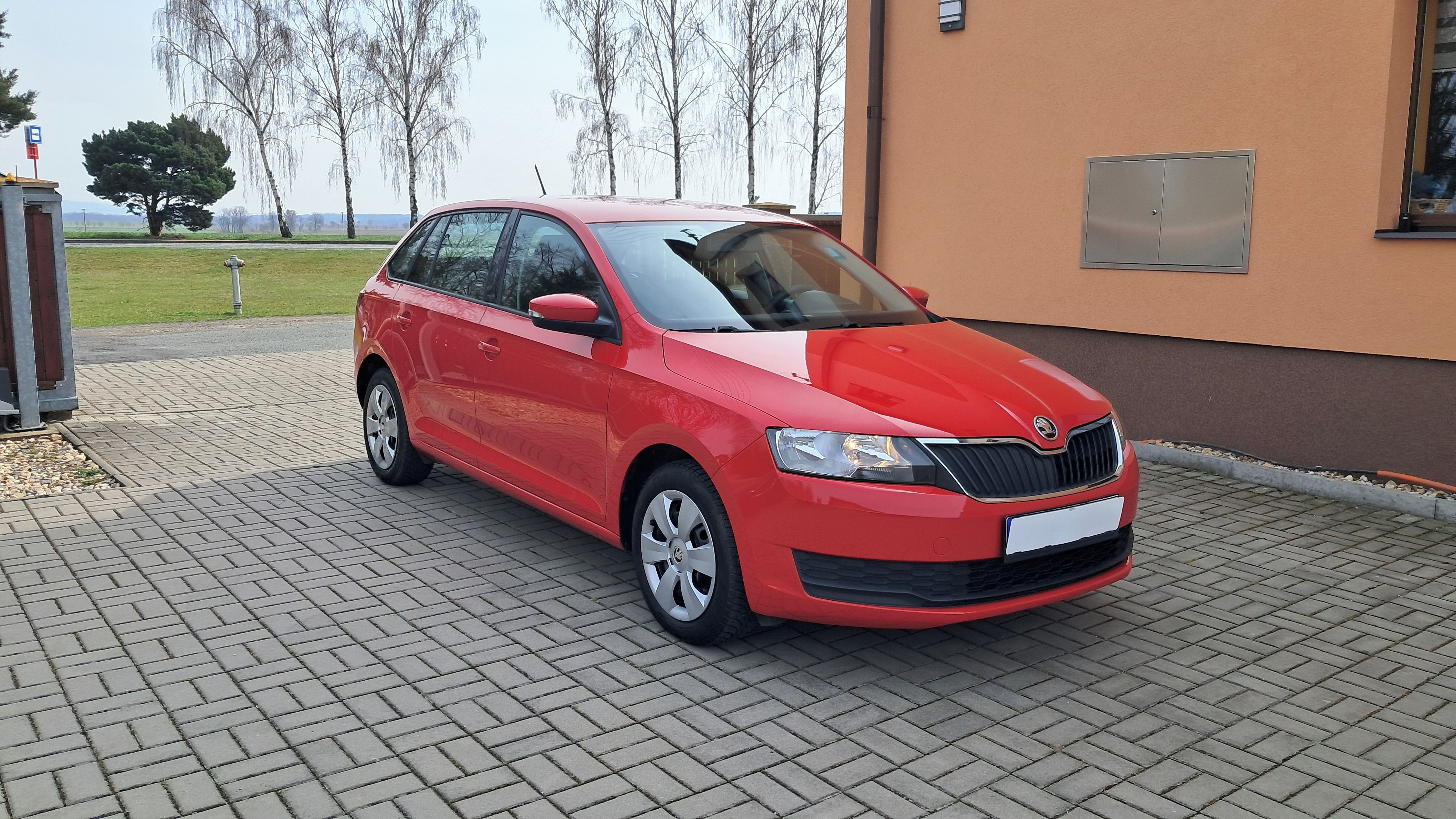 Škoda Rapid, Spaceback 1.0 TSI ČR - fotka 3