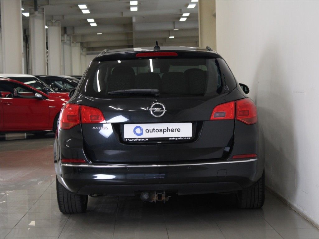 Opel Astra, 1,4 Turbo ST 137tkm.2.maj.Tažn - fotka 4