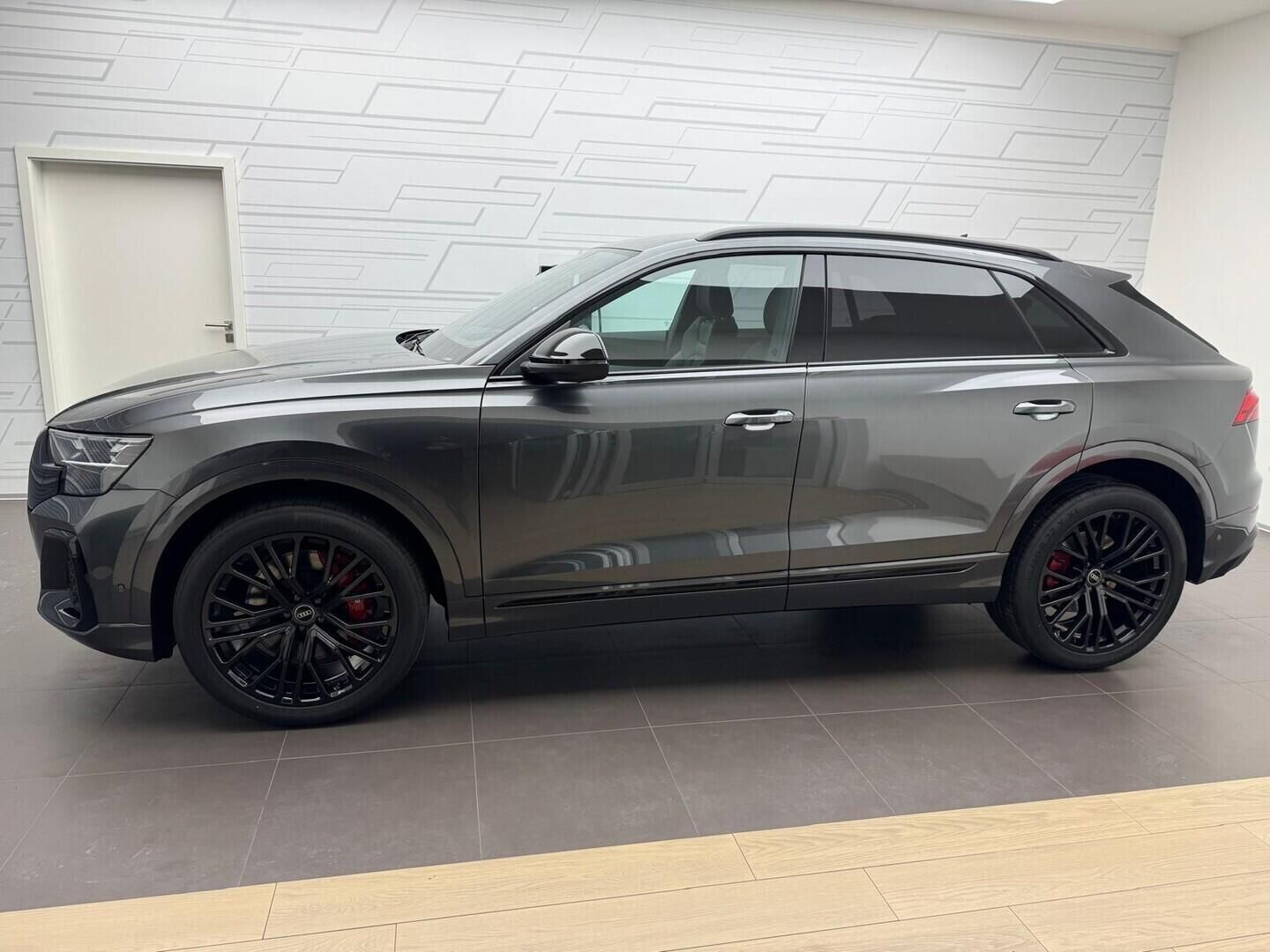 Audi SQ8, SUV V8 TFSI quattro 373 kW - fotka 4