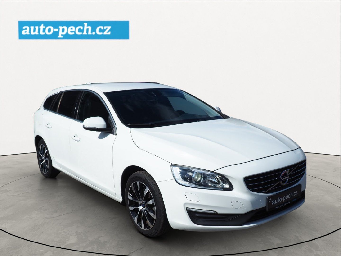 Volvo V60, D3 2.0D Xenon - fotka 5