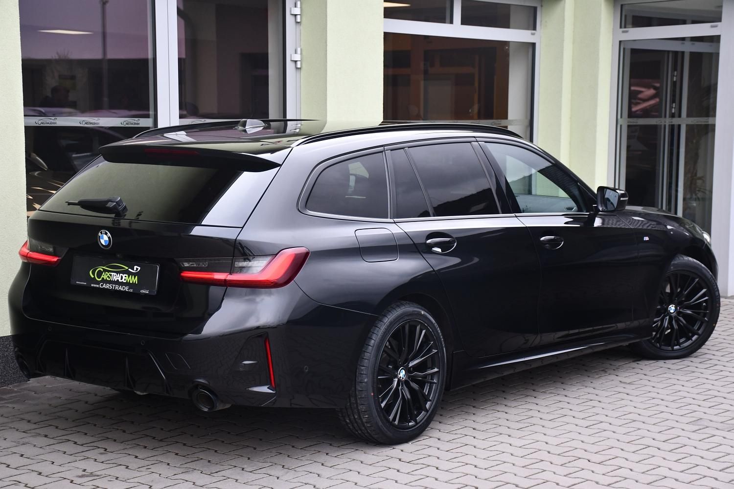 BMW Řada 3, 320D xDrive M-SPORT ČR 1.M - fotka 4