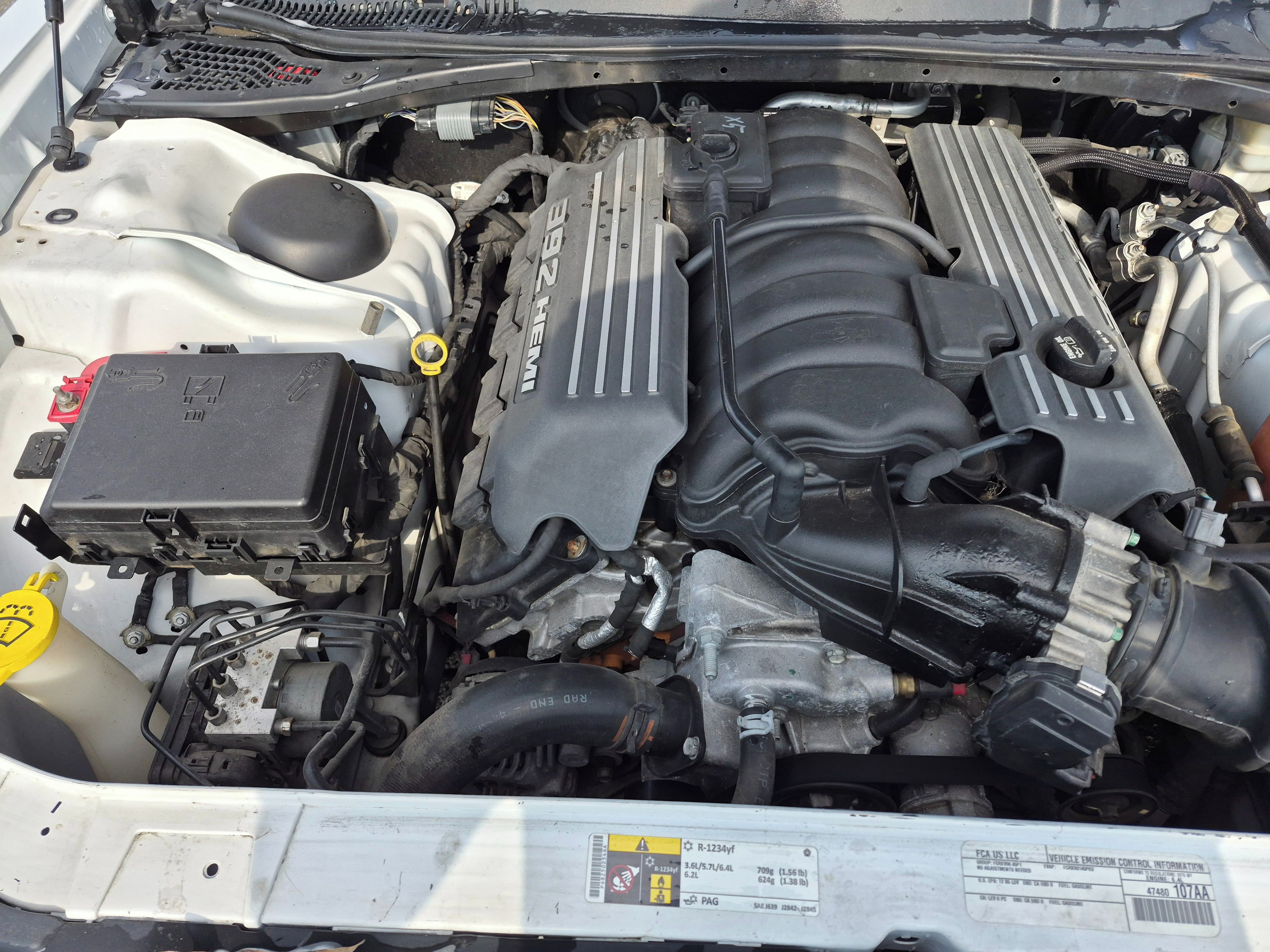 Dodge Challenger, 6,4 SRT automat - fotka 5