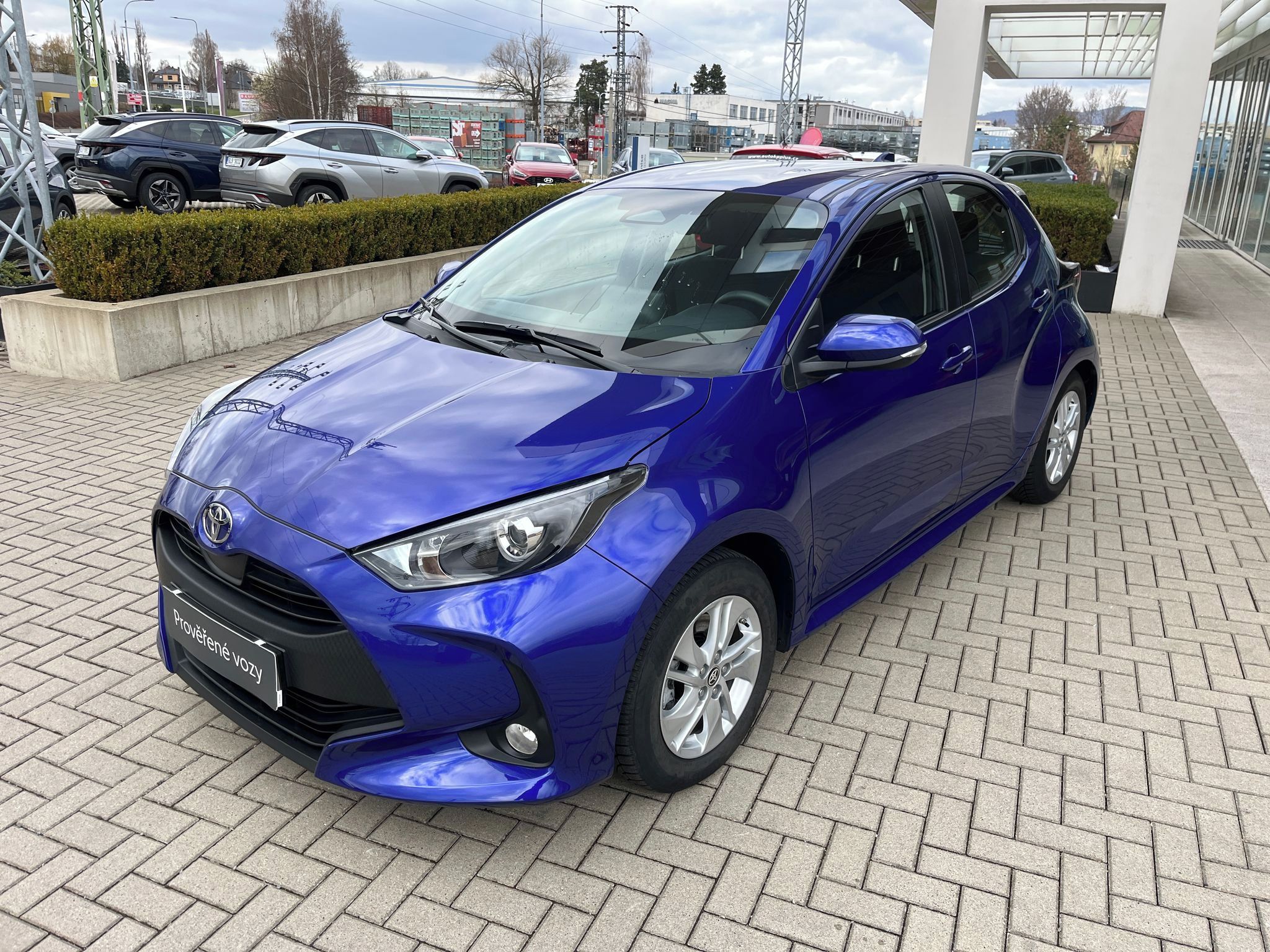 Toyota Yaris, 1.5 Hybrid e-CVT Comfort - fotka 2
