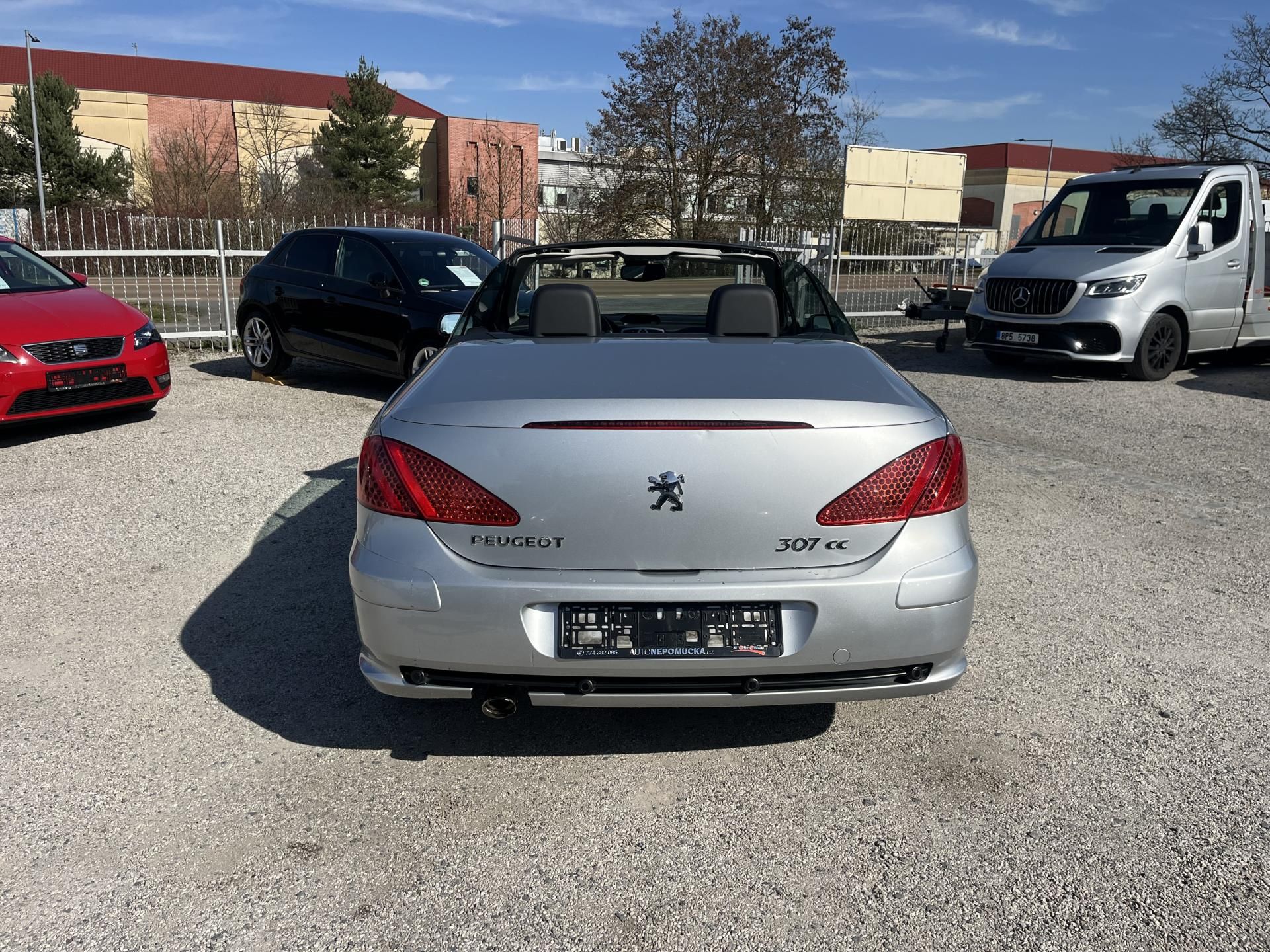 Peugeot 307, 2.0i 16v 100kw cabrio1.Majitel - fotka 6