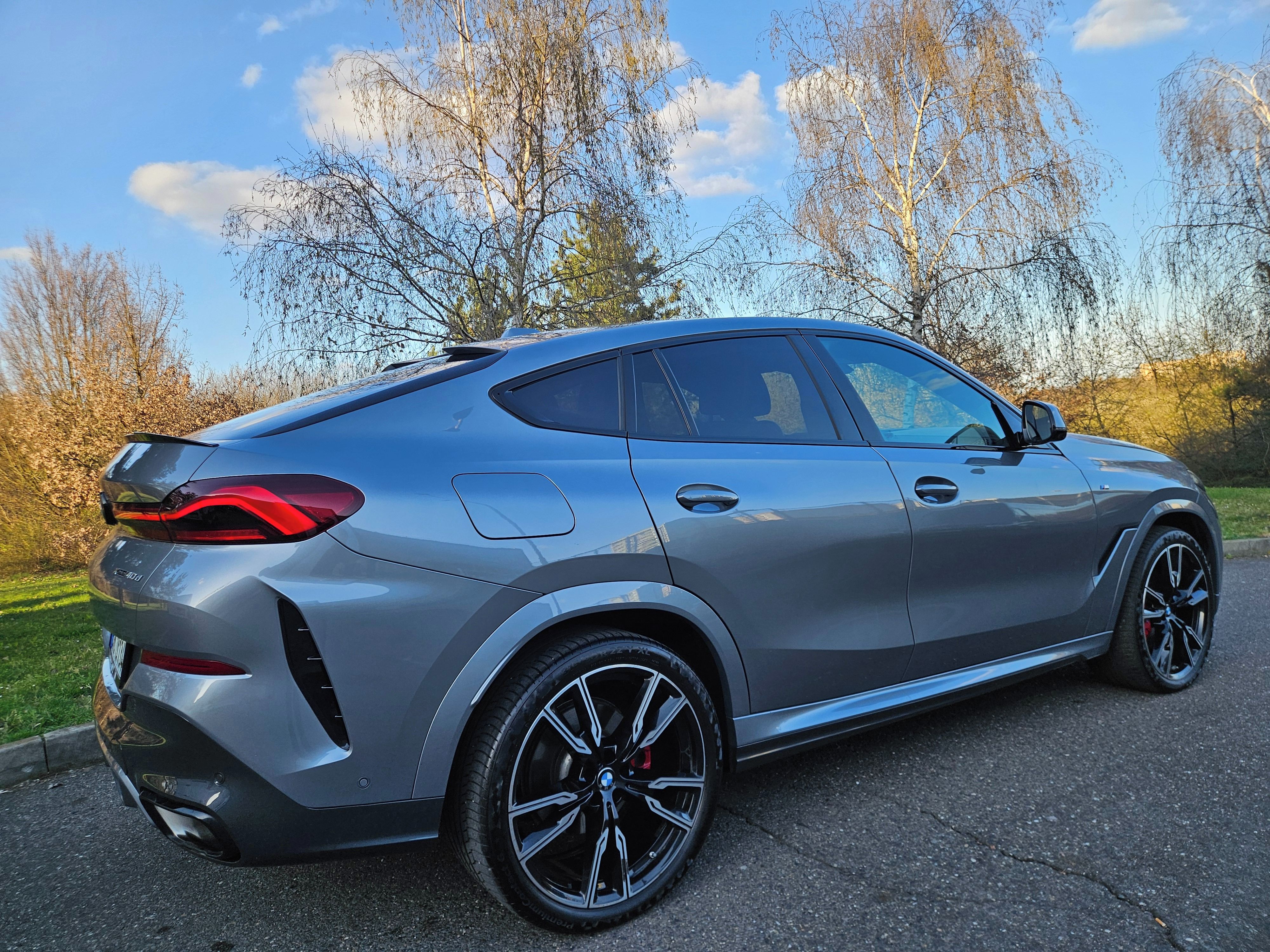 BMW X6, xDrive40d TOP výbava! - fotka 2