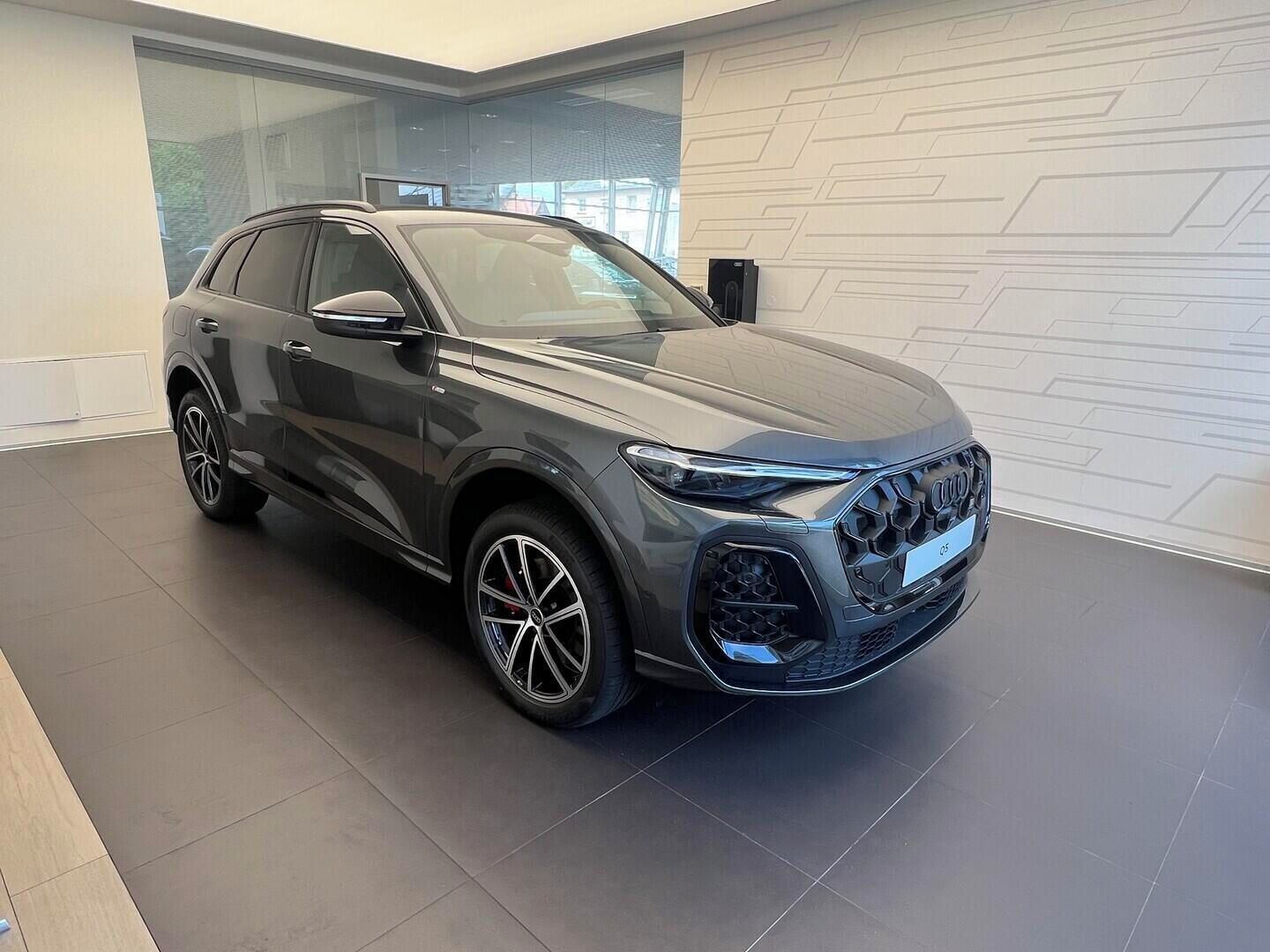 Audi Q5, S-line 40 TDI quattro STR 150 - fotka 4