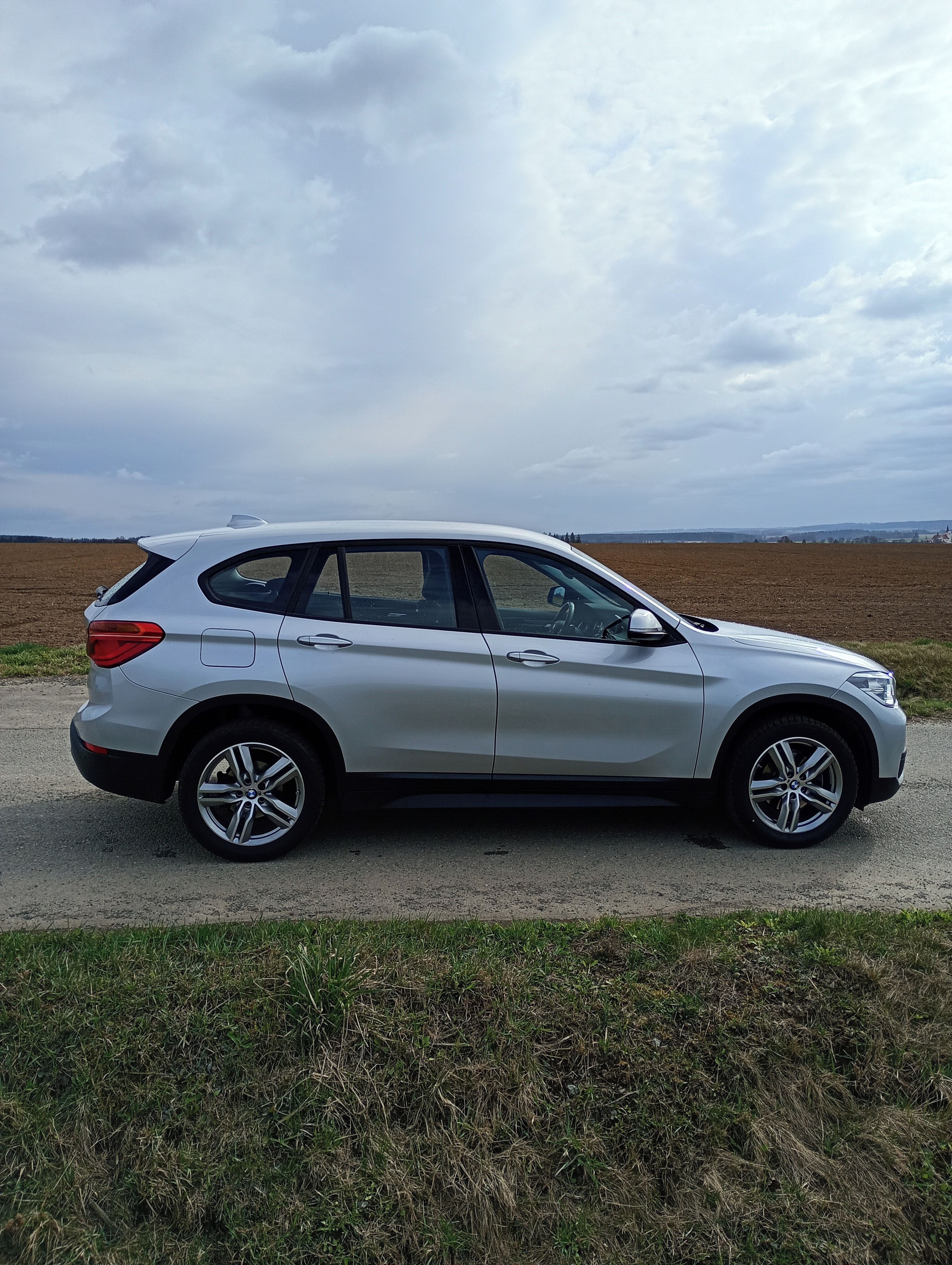 BMW X1, 18i sDrive tažné servis 1maj.. - fotka 5