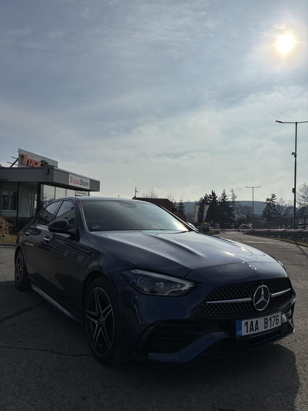 Mercedes-Benz Třídy C, C 220d 4MATIC - fotka 2