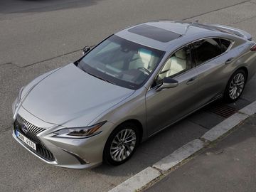 300h, LUXURY, 1.reg.2/2021