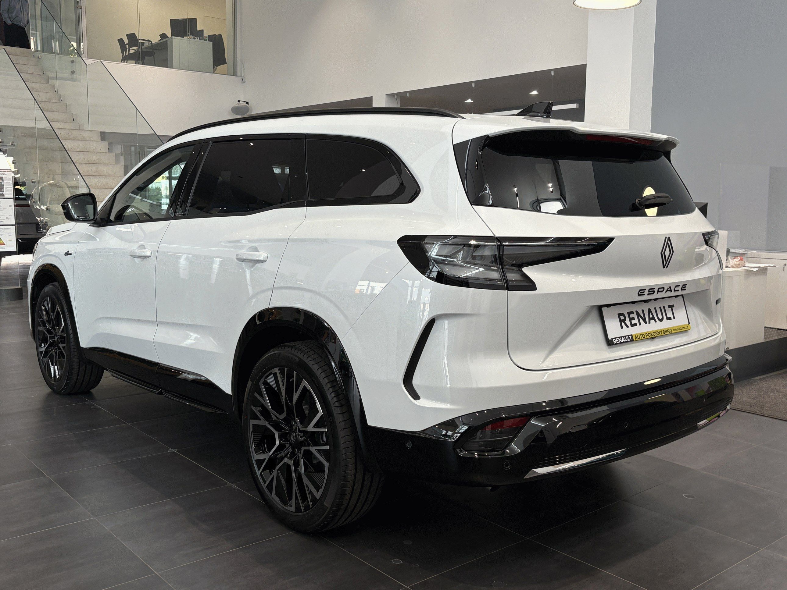 Renault Espace, esprit Alpine full hybrid E-Te - fotka 3