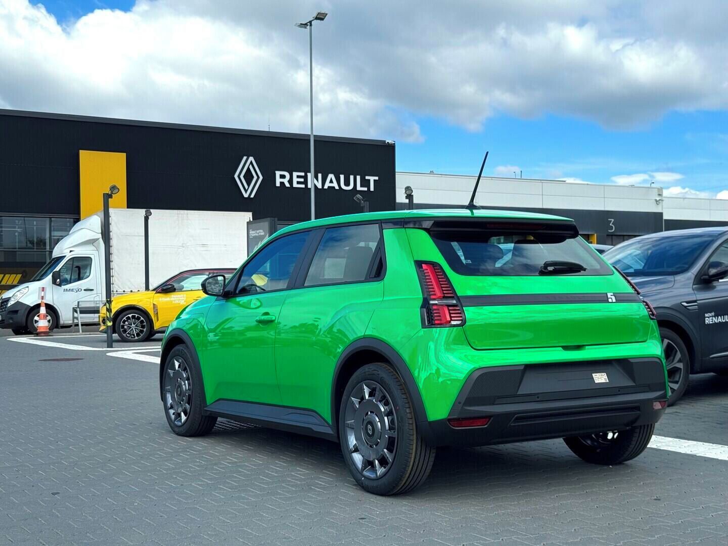Renault R5, E-TECH Evolution 40kWh   90 kW - fotka 6