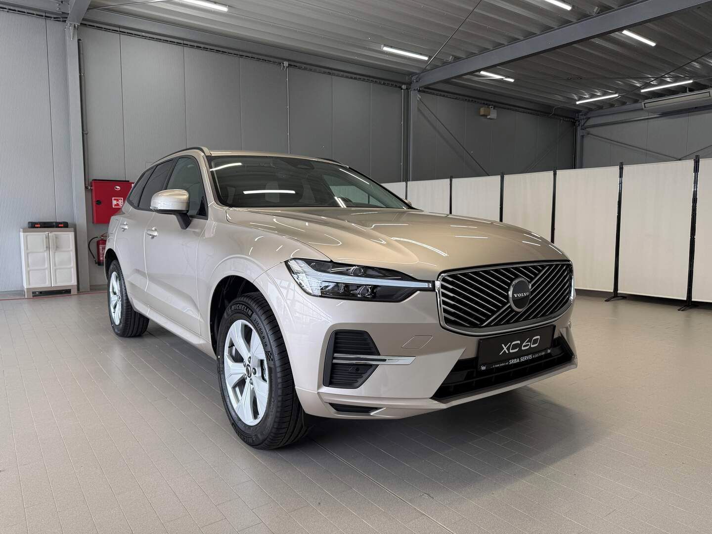 Volvo XC60, B5 2.0L 250+14 HPAT8 AWD CORE - fotka 6