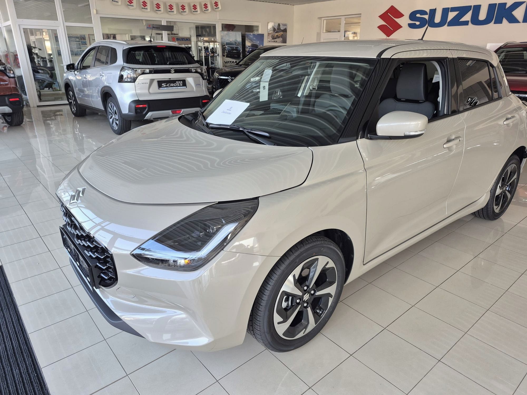 Suzuki Swift, 1,4 Premium automat - fotka 2