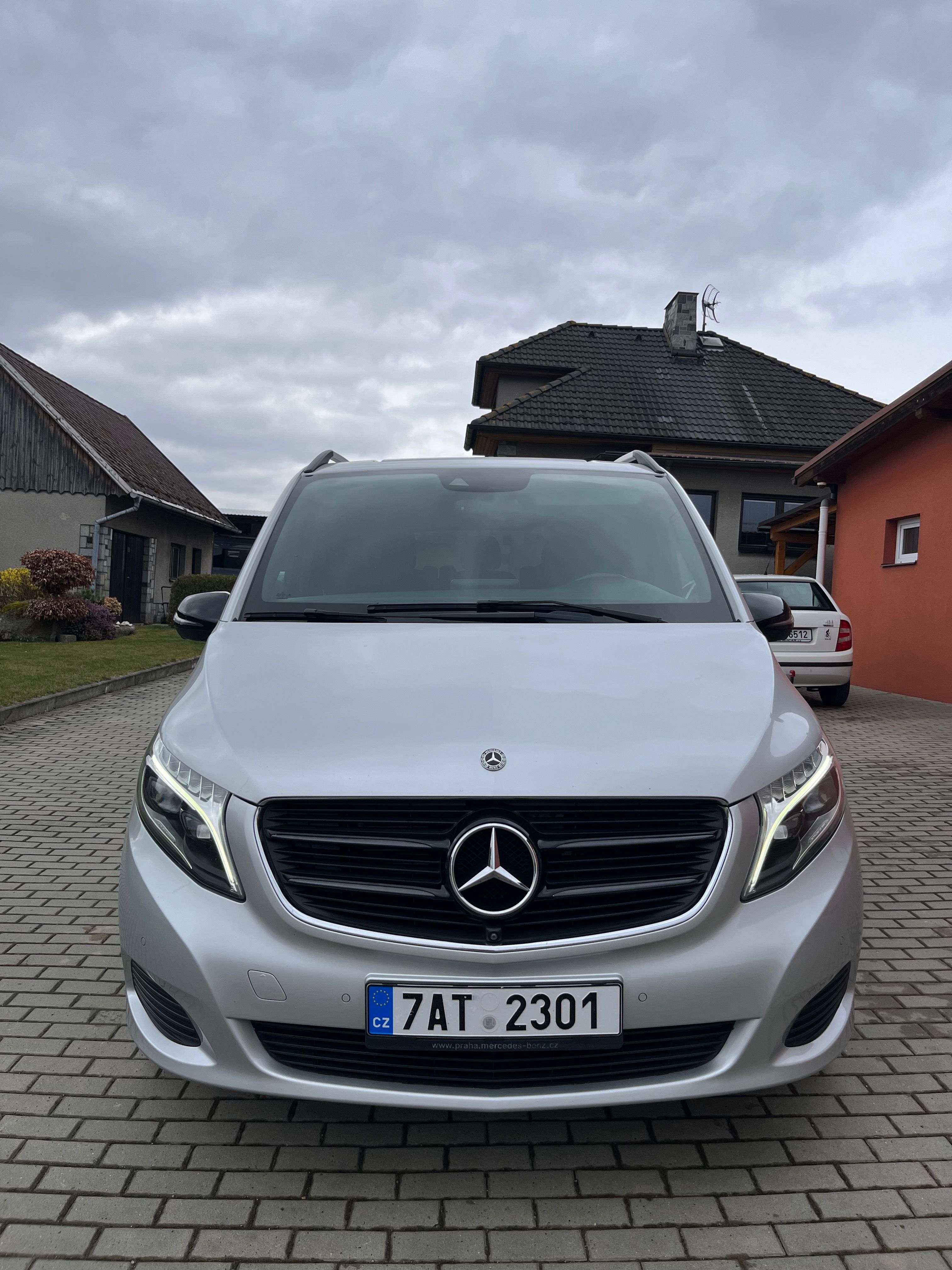 Mercedes-Benz Třídy V, Mercedes Benz V