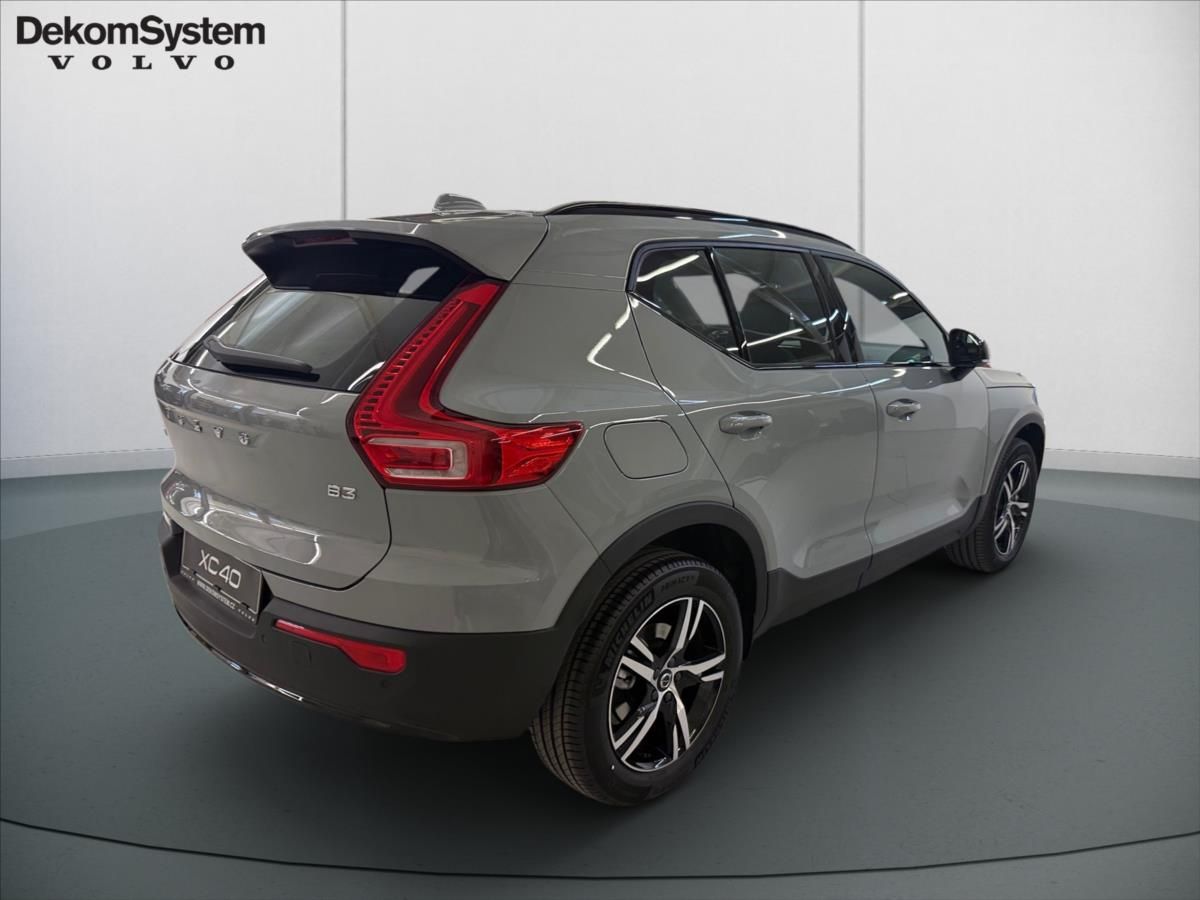 Volvo XC40, 2,0 B3 FWD Plus Dark 7405 - fotka 3