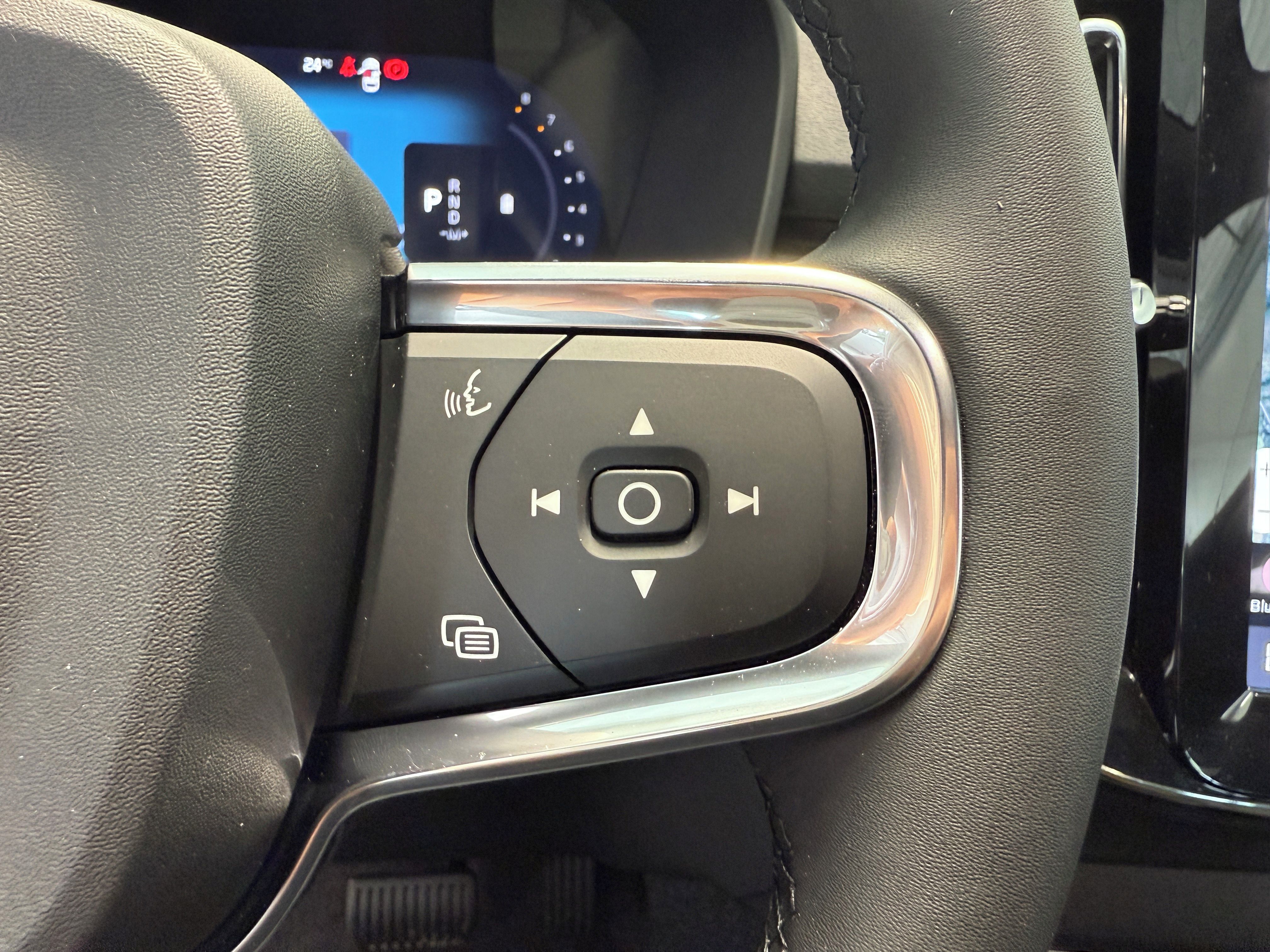 Volvo XC40, B3 2.0L 163 HP AT7 FWD CORE - fotka 6