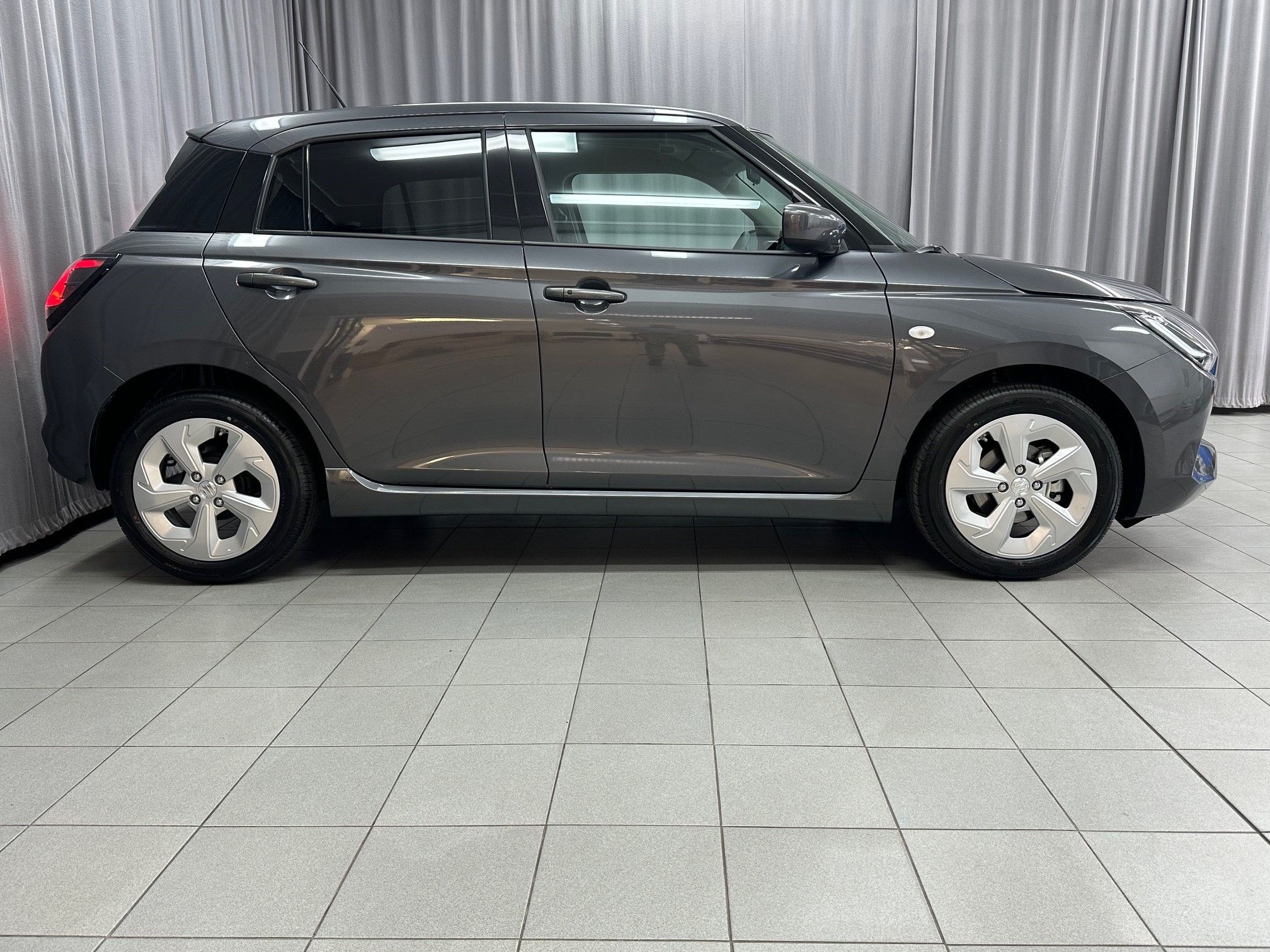 Suzuki Swift, 1,2 Premium AT- vůz ve výrobě - fotka 4