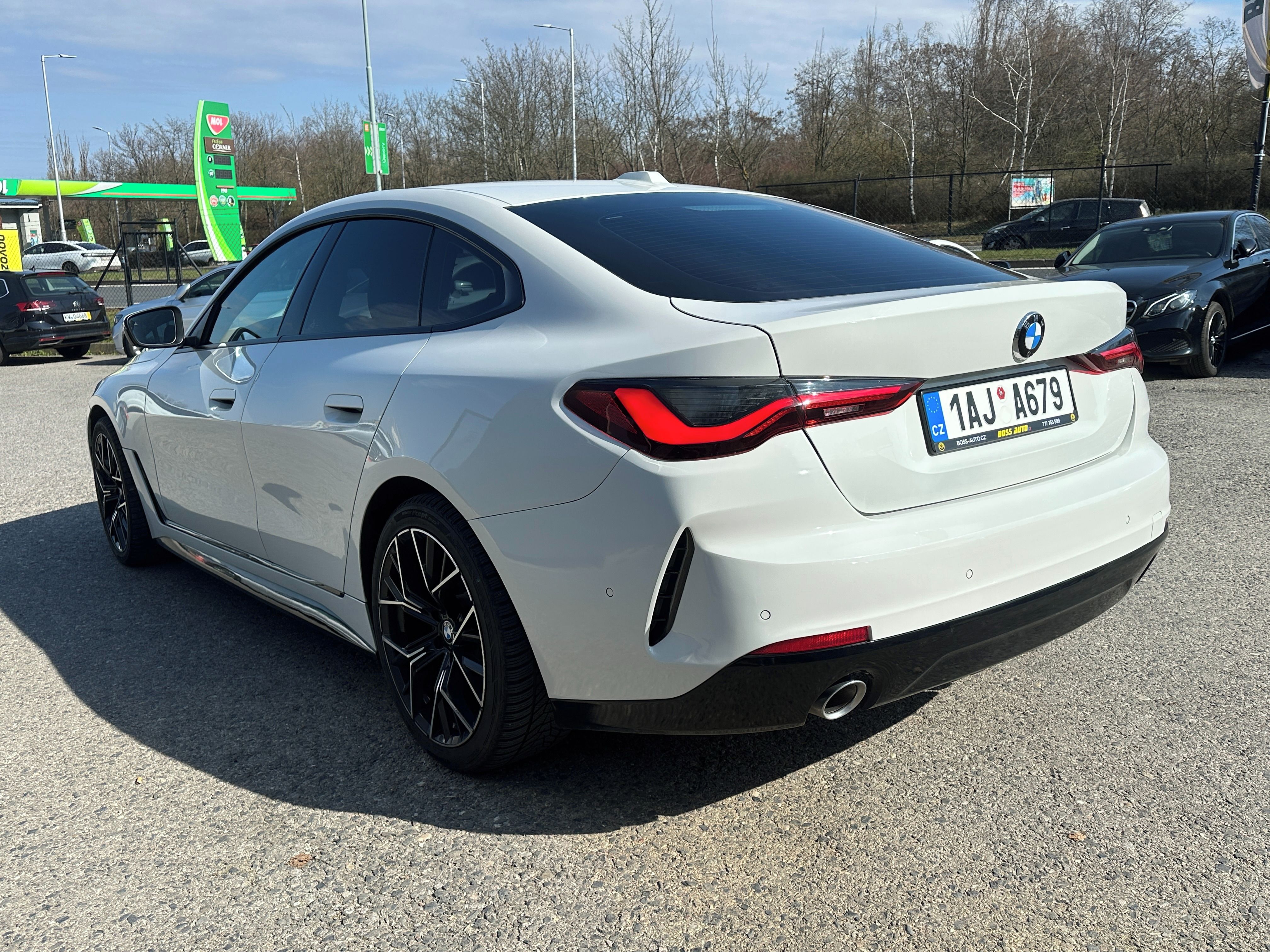 BMW Řada 4, BMW 420 2023 - fotka 4