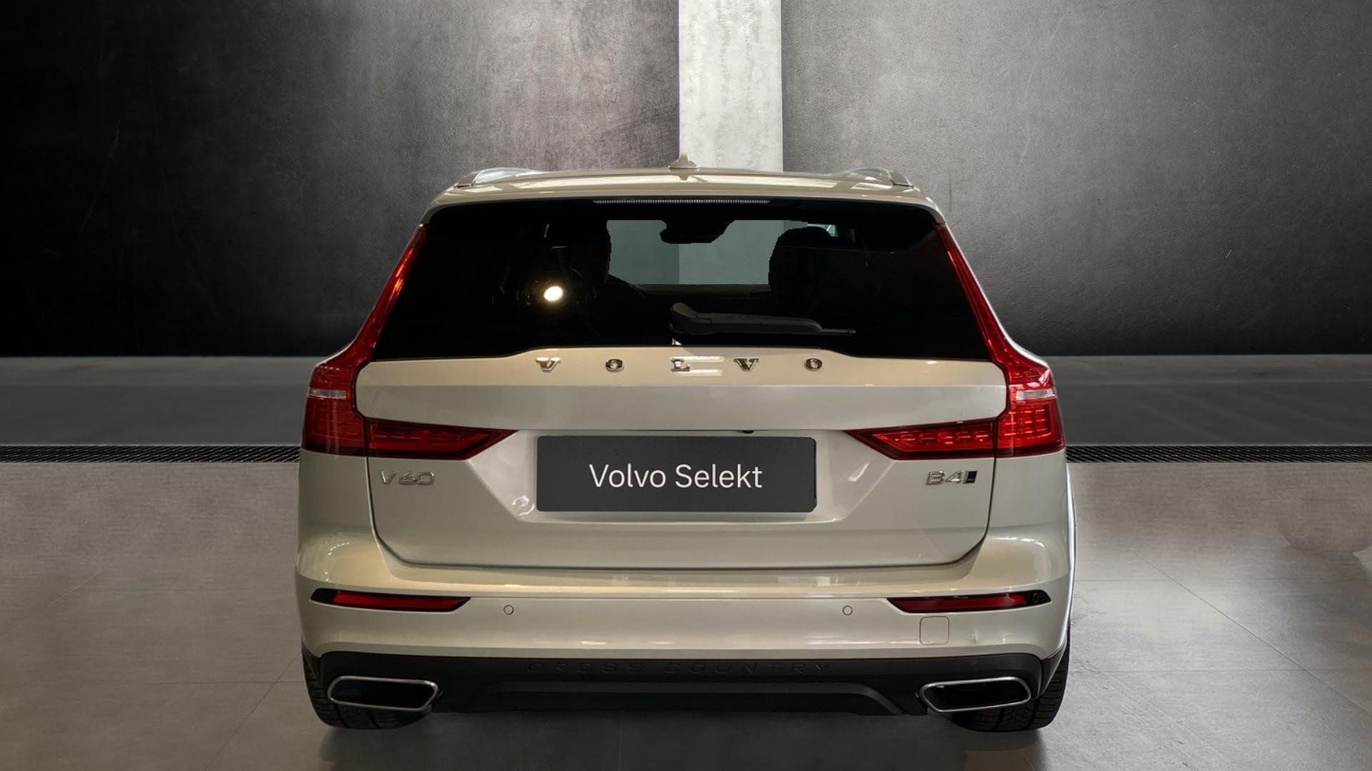 Volvo V60, Cross Country Pro, B4 AWD, 145 - fotka 2